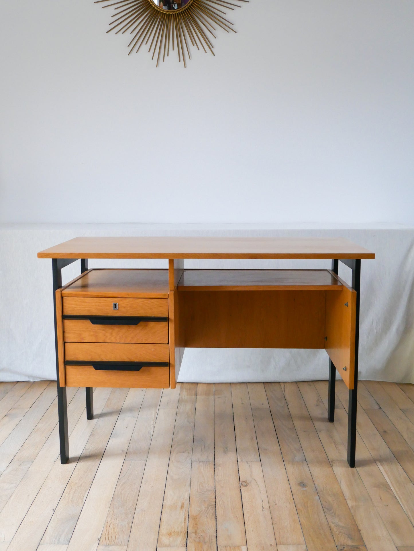 Bureau scandinave en placage chêne blond et métal, Design Moderniste, 1960