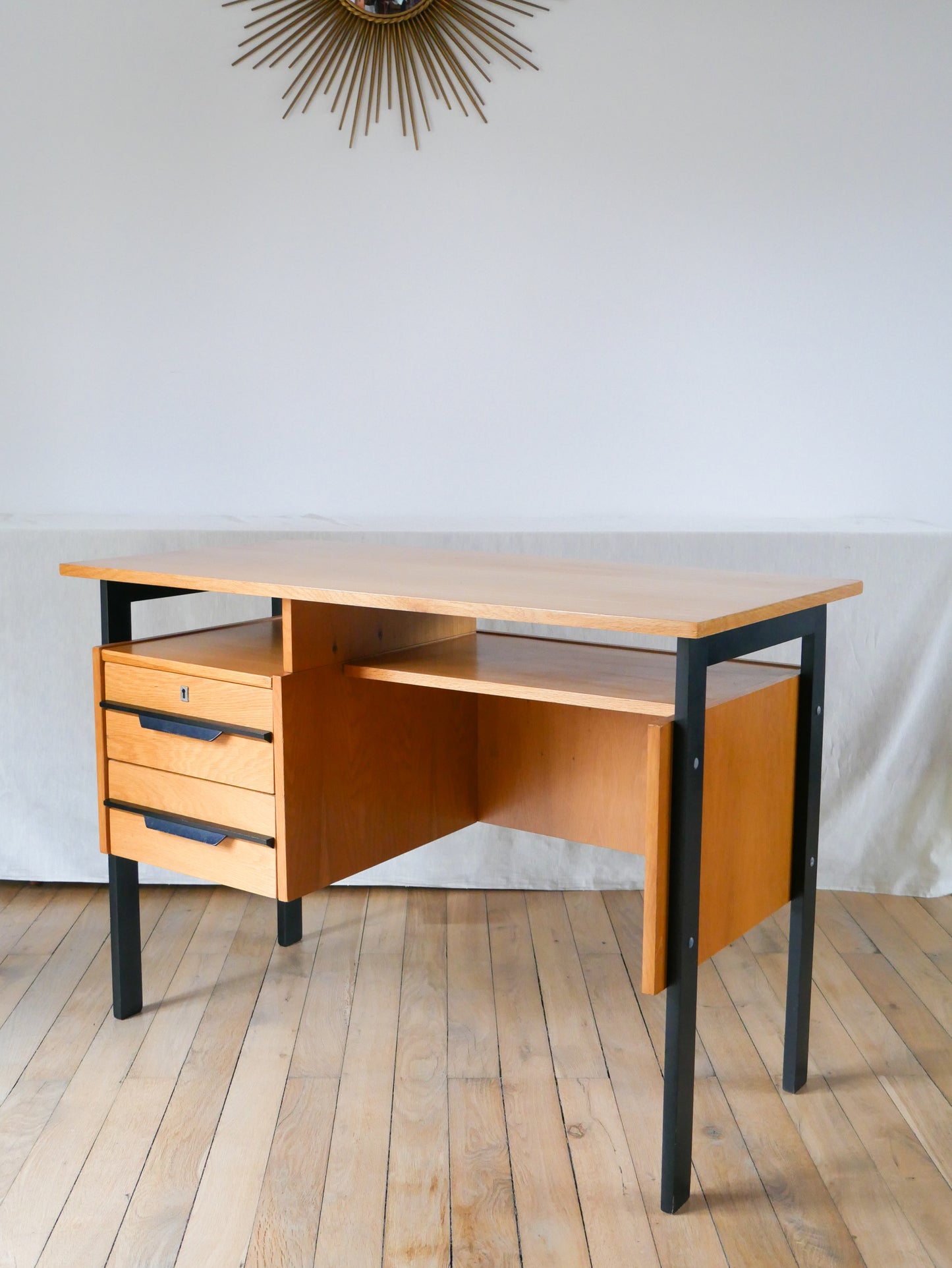 Bureau scandinave en placage chêne blond et métal, Design Moderniste, 1960