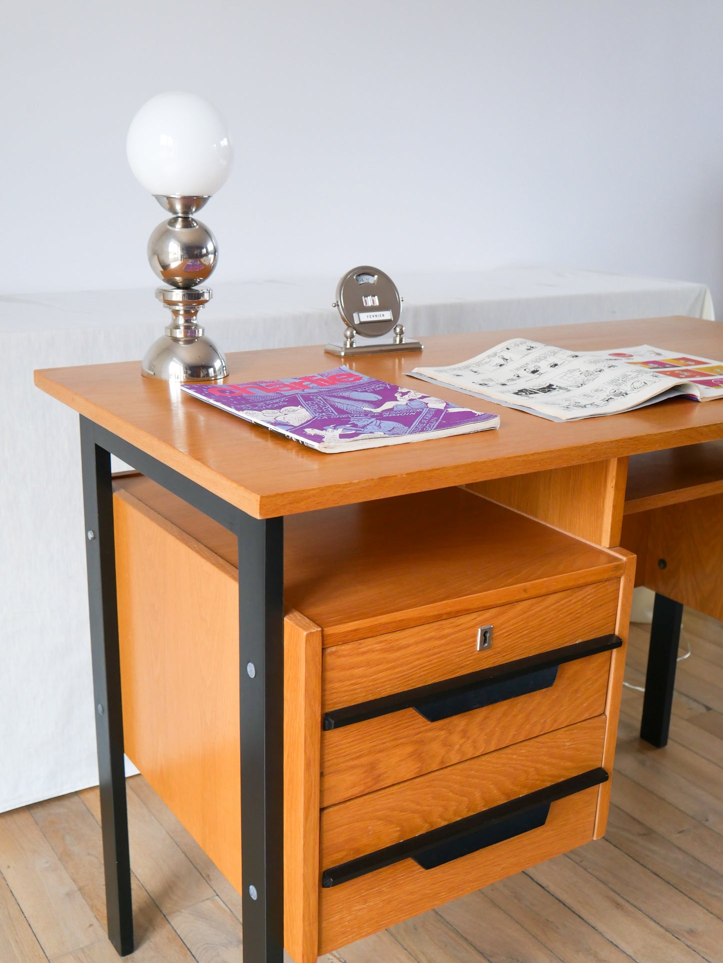 Bureau scandinave en placage chêne blond et métal, Design Moderniste, 1960