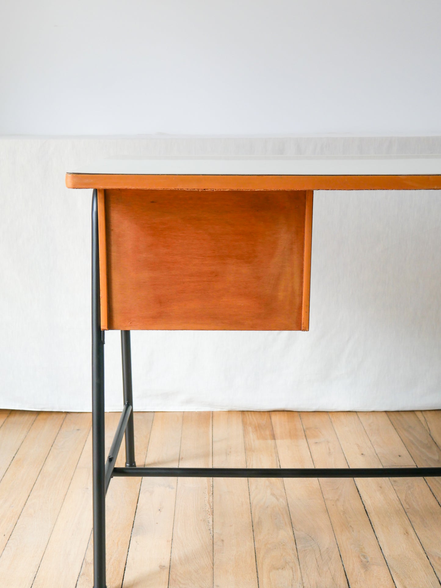 Bureau en formica, hêtre et métal noir, Design Moderniste, 1960