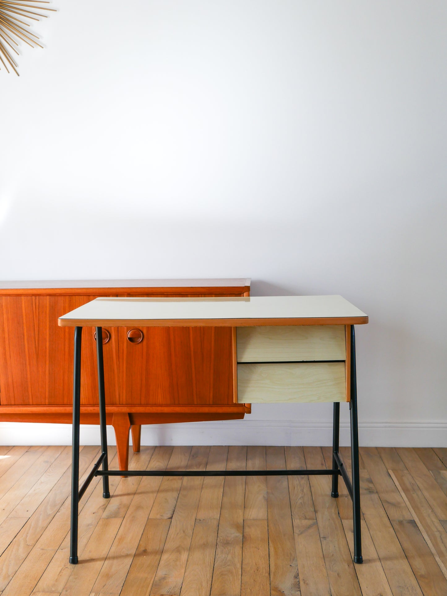 Bureau en formica, hêtre et métal noir, Design Moderniste, 1960