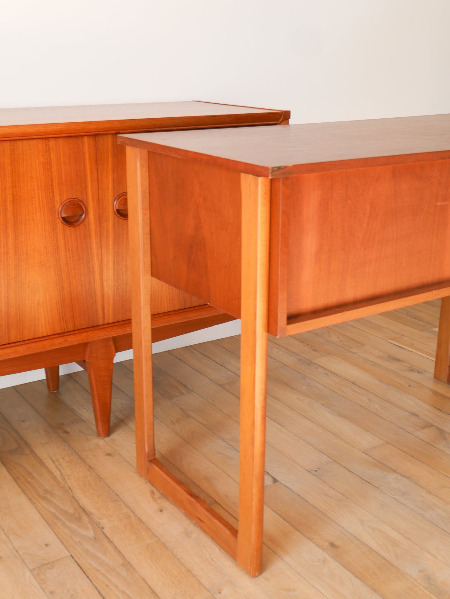 Bureau Scandinave en teck, pieds traineaux, Design, 1960