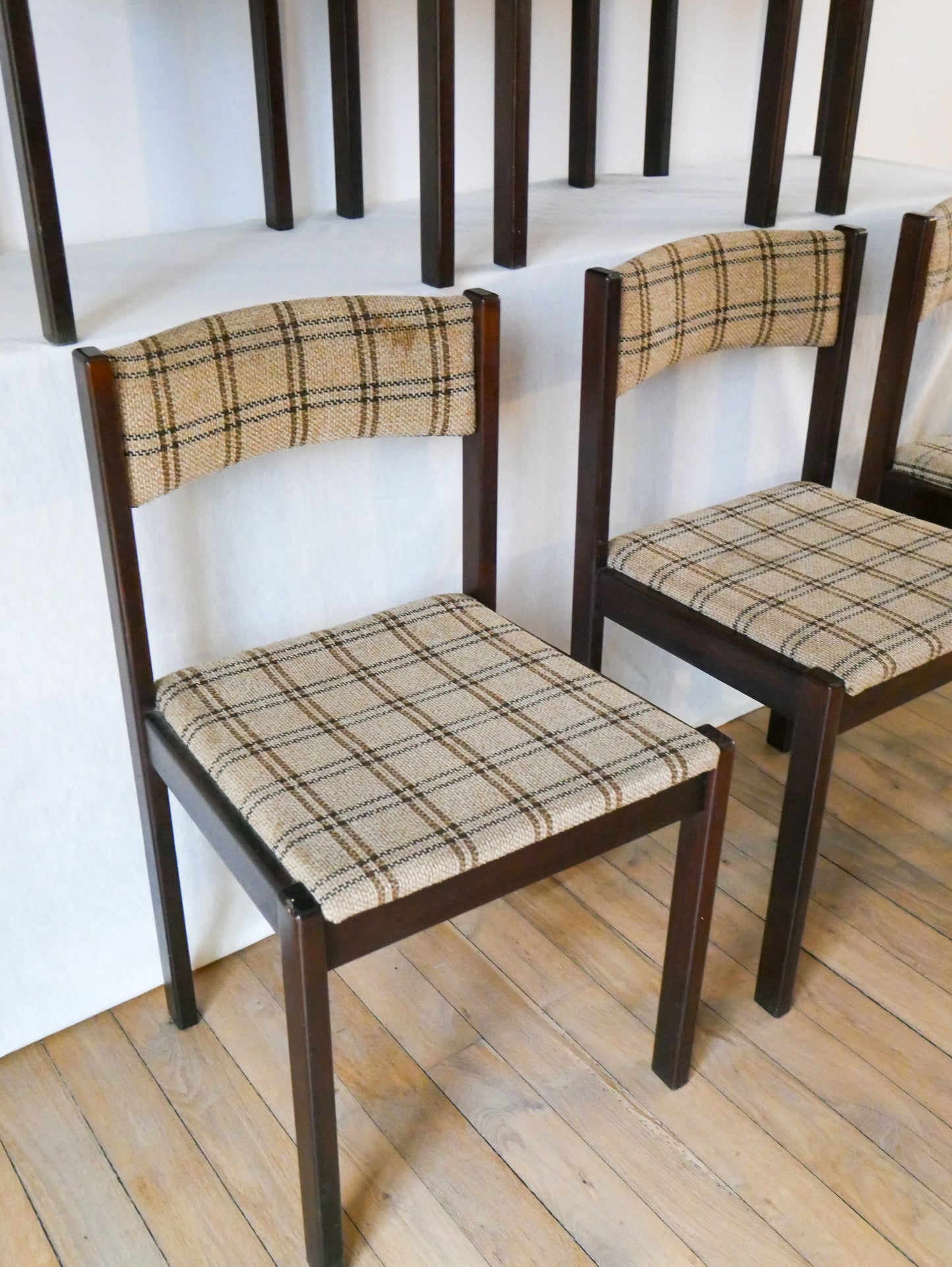 Ensemble de 6 chaises en bois et tweed, 1970