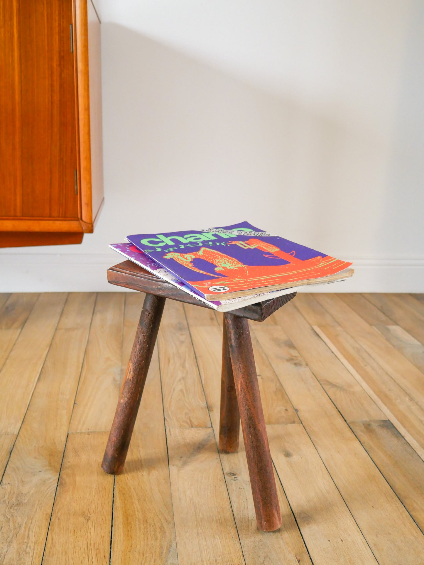 Tabouret tripode en bois vintage