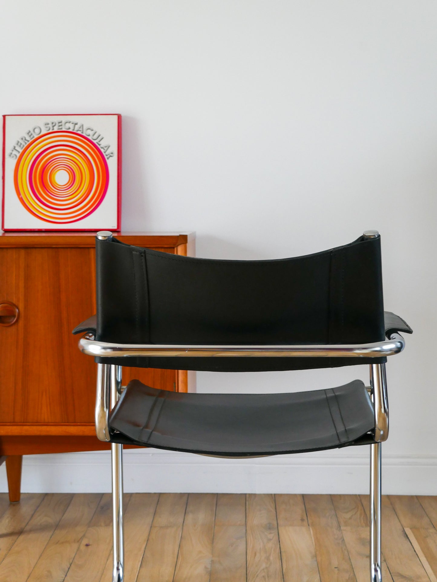 Fauteuil tubulaire en croute de cuir et chrome Cantilever dans le goût de Mart Stam & Marcel Breuer S34, Design Bauhaus,1970