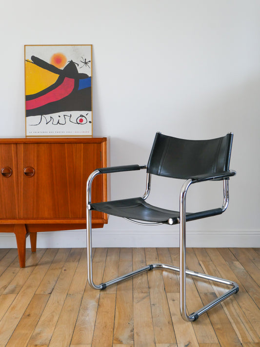 Fauteuil tubulaire en croute de cuir et chrome Cantilever dans le goût de Mart Stam & Marcel Breuer S34, Design Bauhaus,1970