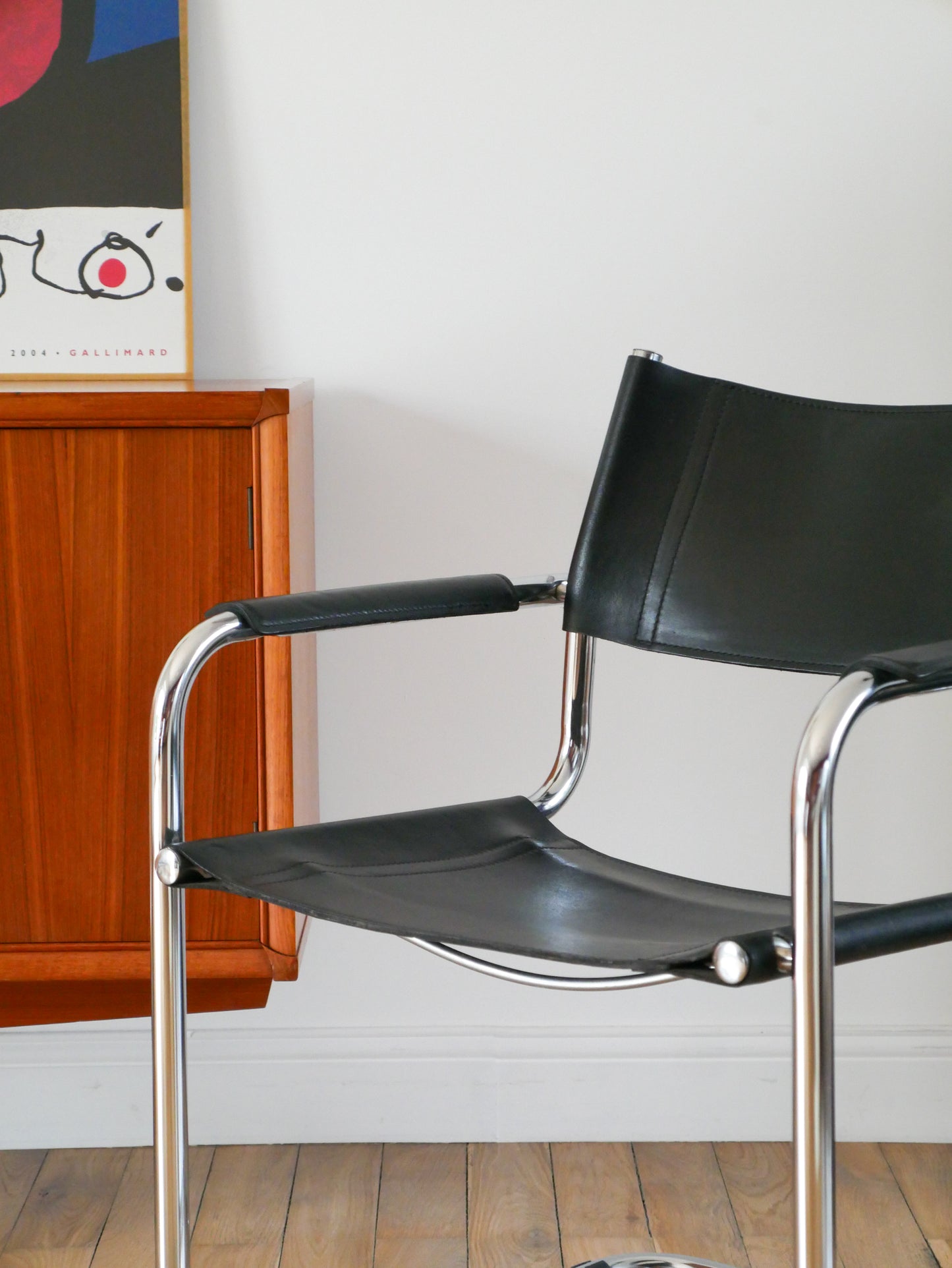 Fauteuil tubulaire en croute de cuir et chrome Cantilever dans le goût de Mart Stam & Marcel Breuer S34, Design Bauhaus,1970