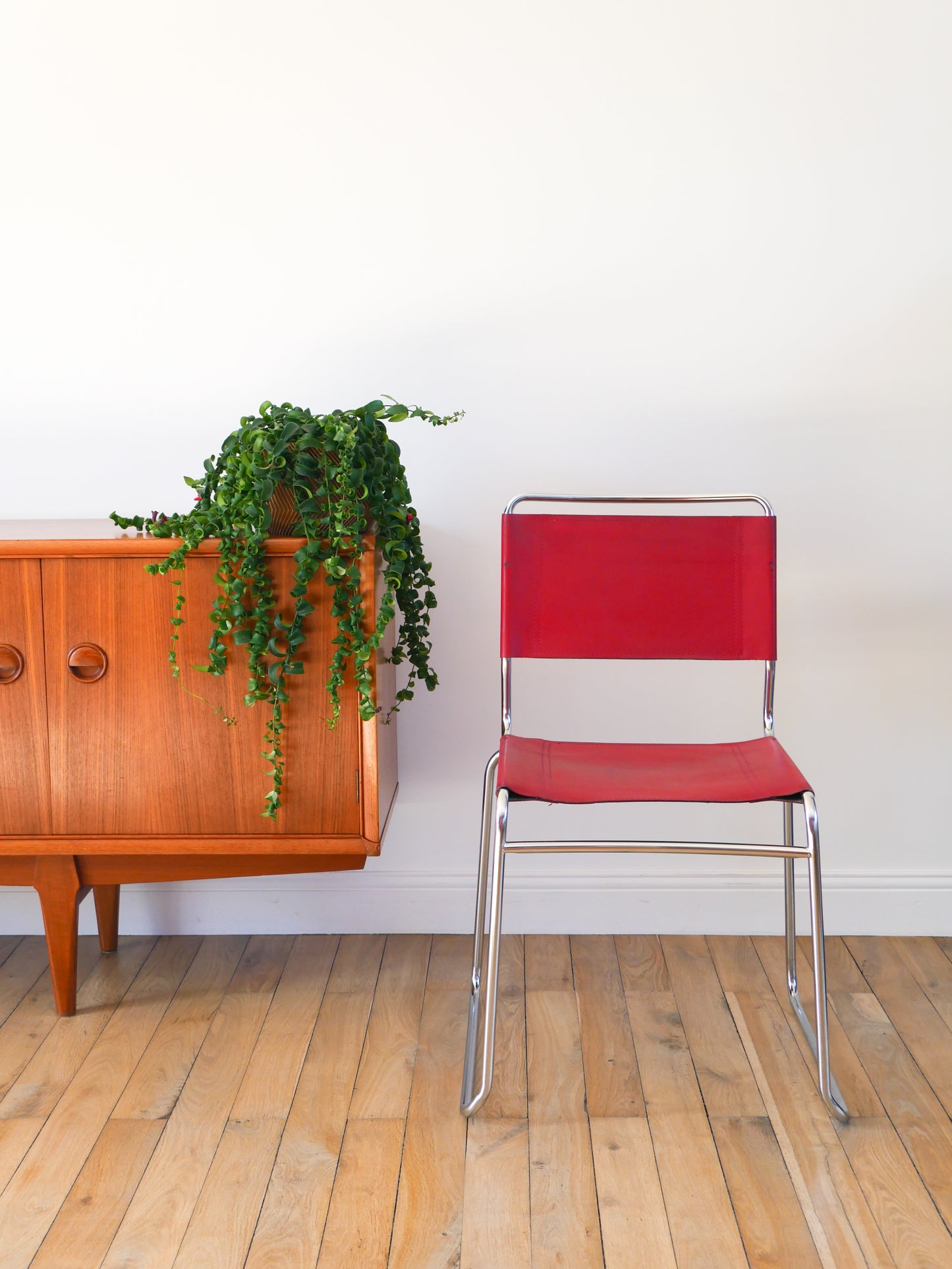 Ensemble de 4 chaises tubulaires en croute de cuir Rouge Italy, Design, 1970