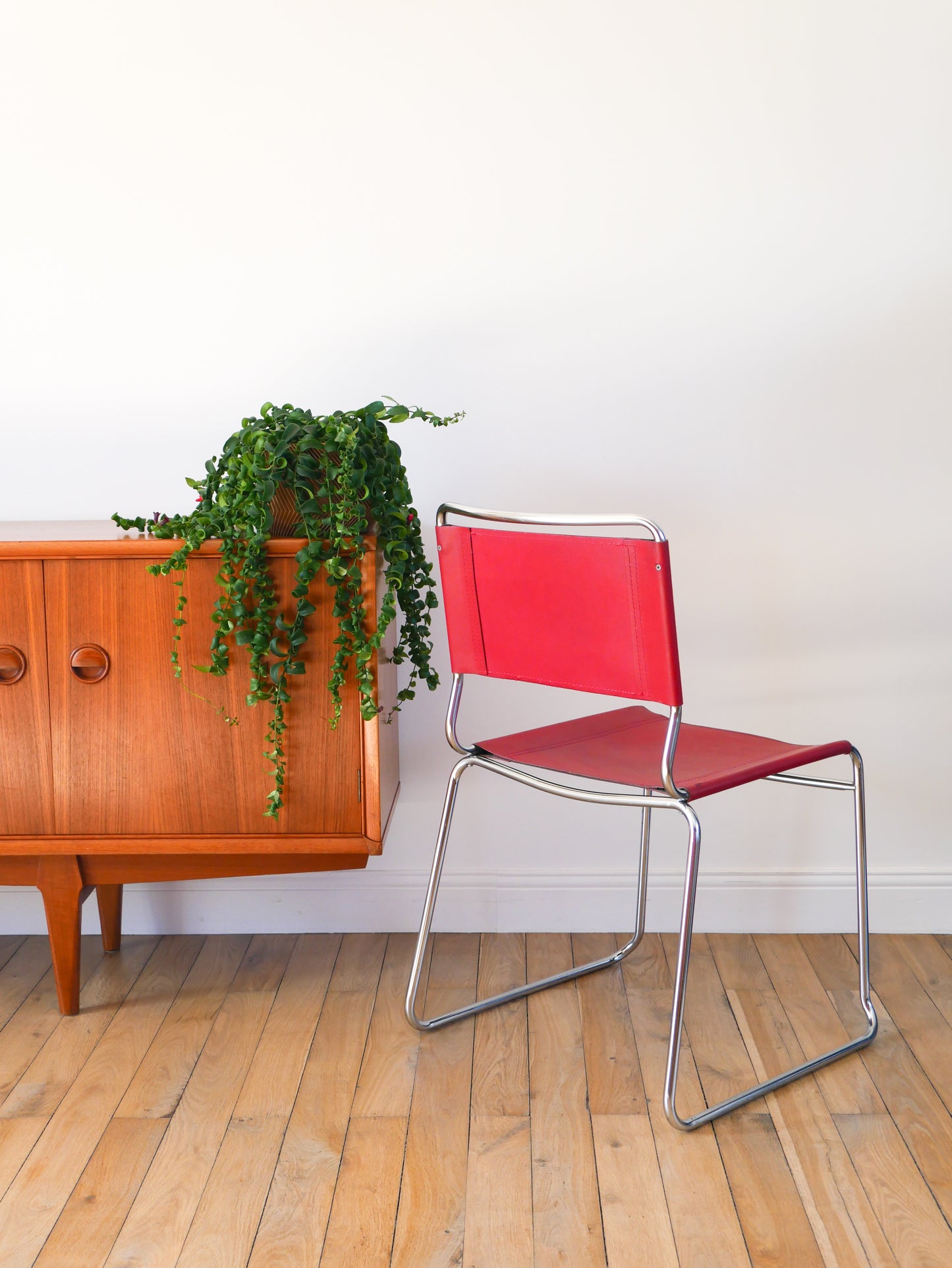 Ensemble de 4 chaises tubulaires en croute de cuir Rouge Italy, Design, 1970