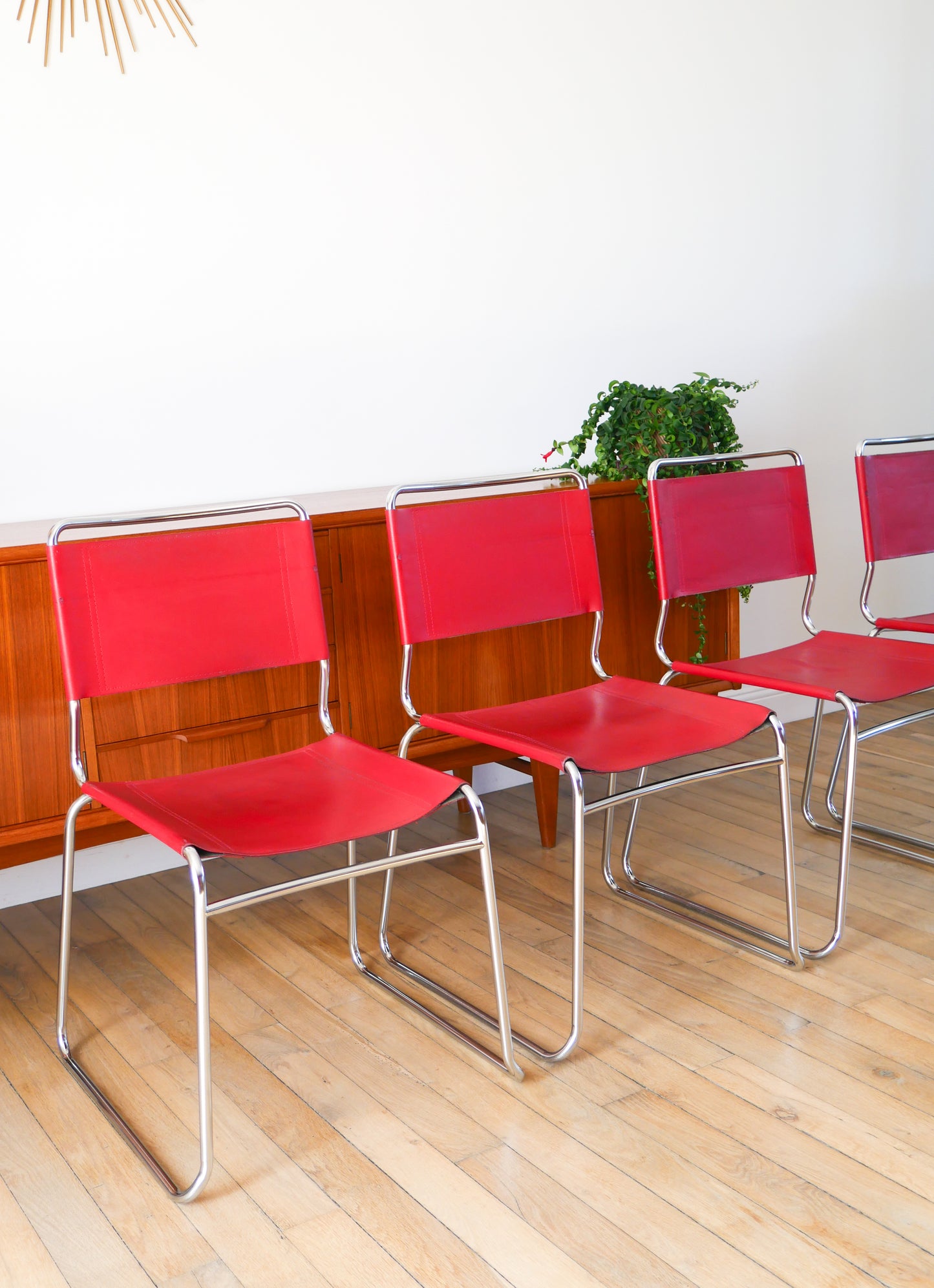 Ensemble de 4 chaises tubulaires en croute de cuir Rouge Italy, Design, 1970