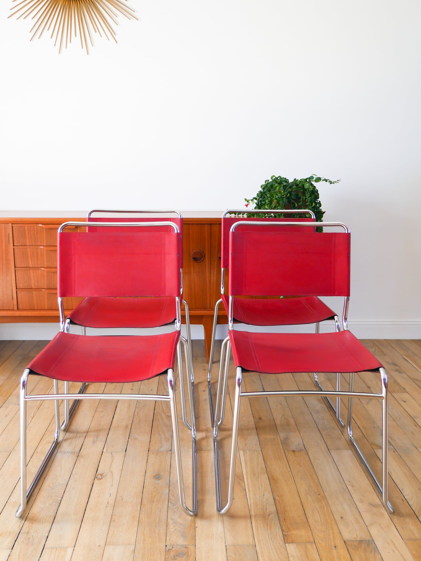 Ensemble de 4 chaises tubulaires en croute de cuir Rouge Italy, Design, 1970