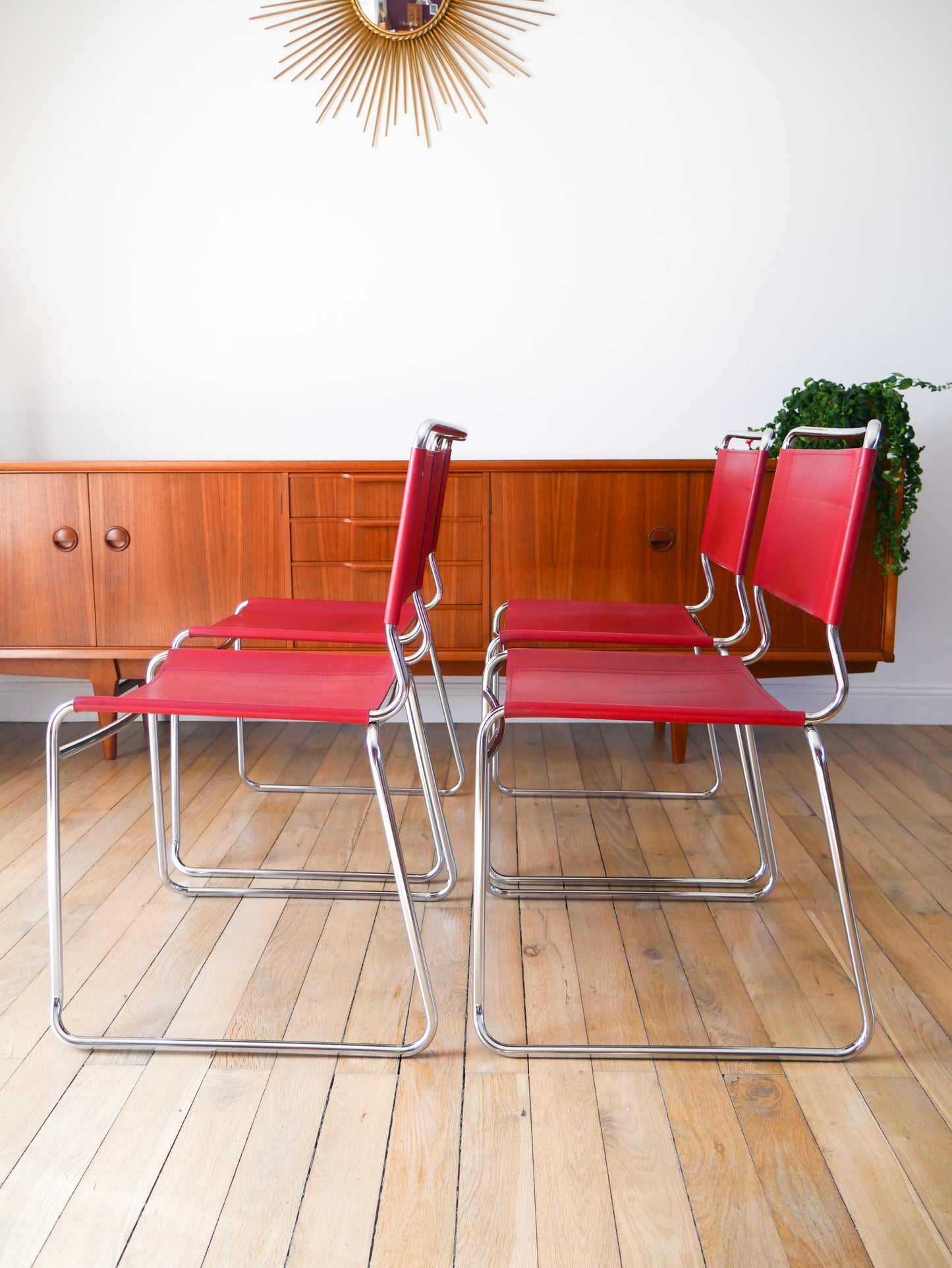 Ensemble de 4 chaises tubulaires en croute de cuir Rouge Italy, Design, 1970