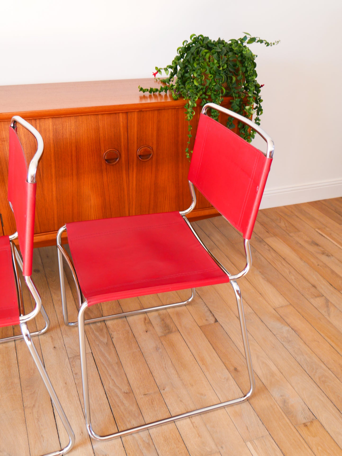 Ensemble de 4 chaises tubulaires en croute de cuir Rouge Italy, Design, 1970