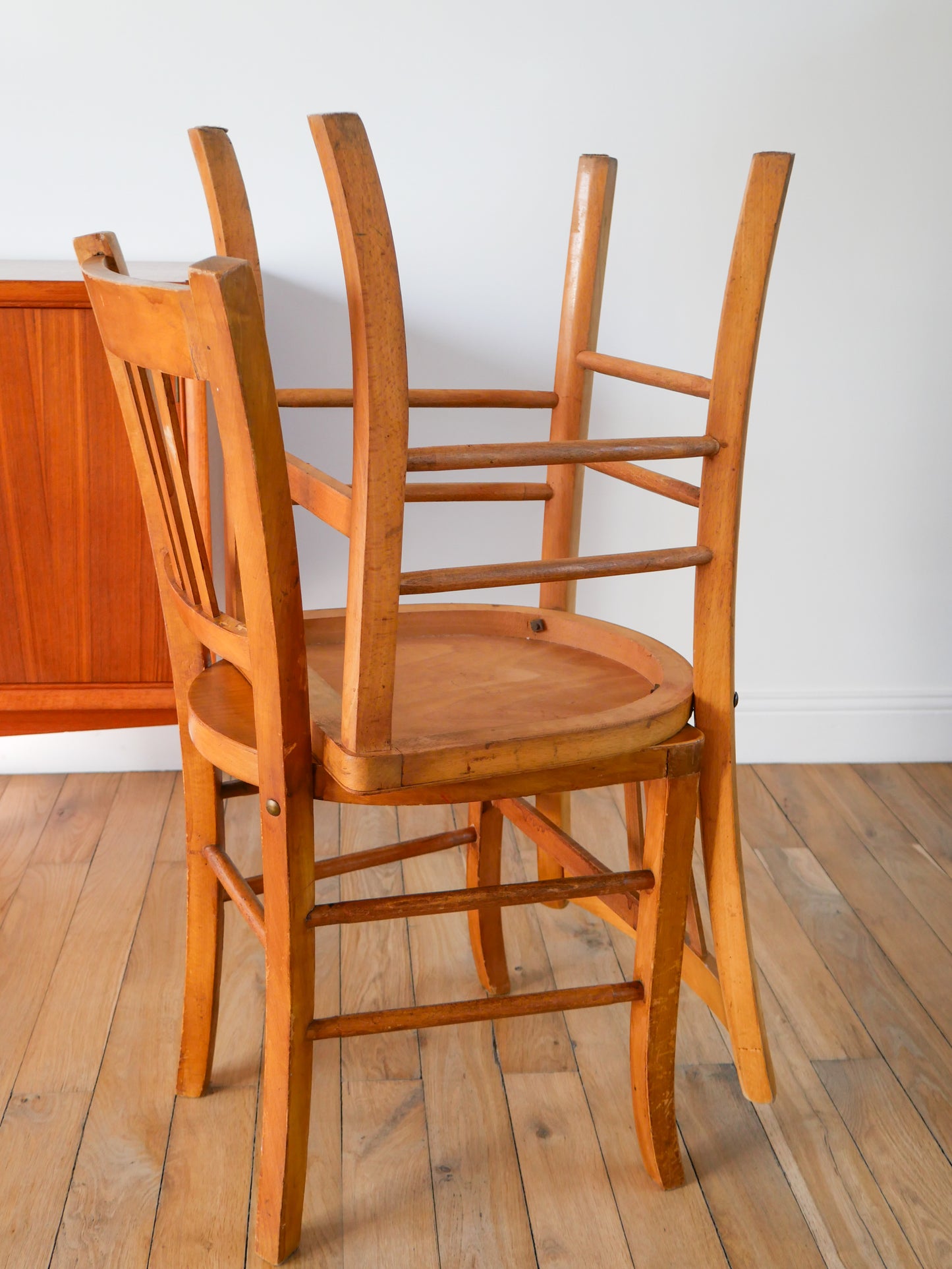 Paire de chaises bistrot en bois blond Luterma 1950