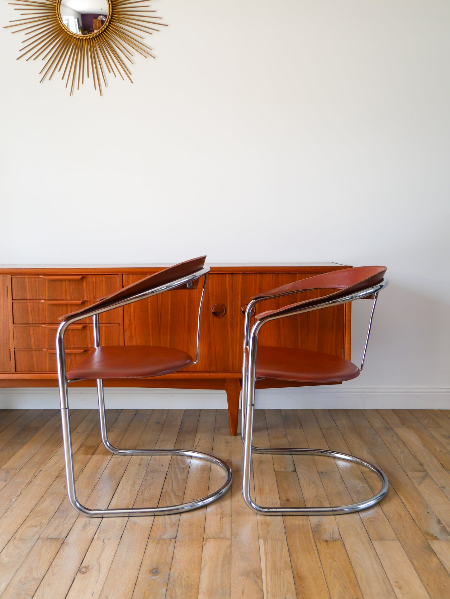 Paire de chaises en chrome et croute de cuir Marron, par Arrben modèle "Canasta", Made in Italy, Design, 1970