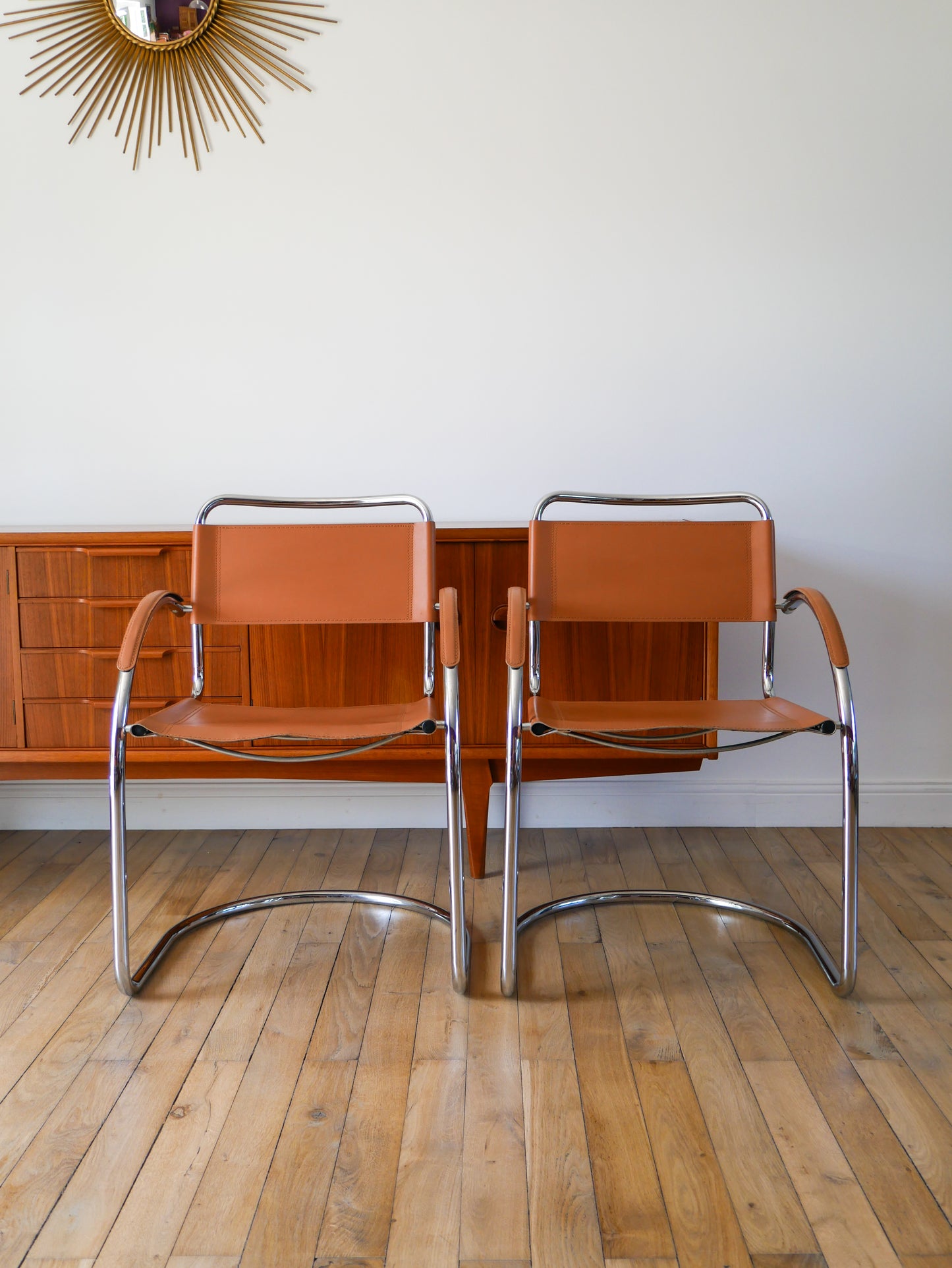 Ensemble de 4 fauteuils tubulaires en croute de cuir Cantilever chrome et Cognac, dans le goût de Mart Stam & Marcel Breuer S34, 1970