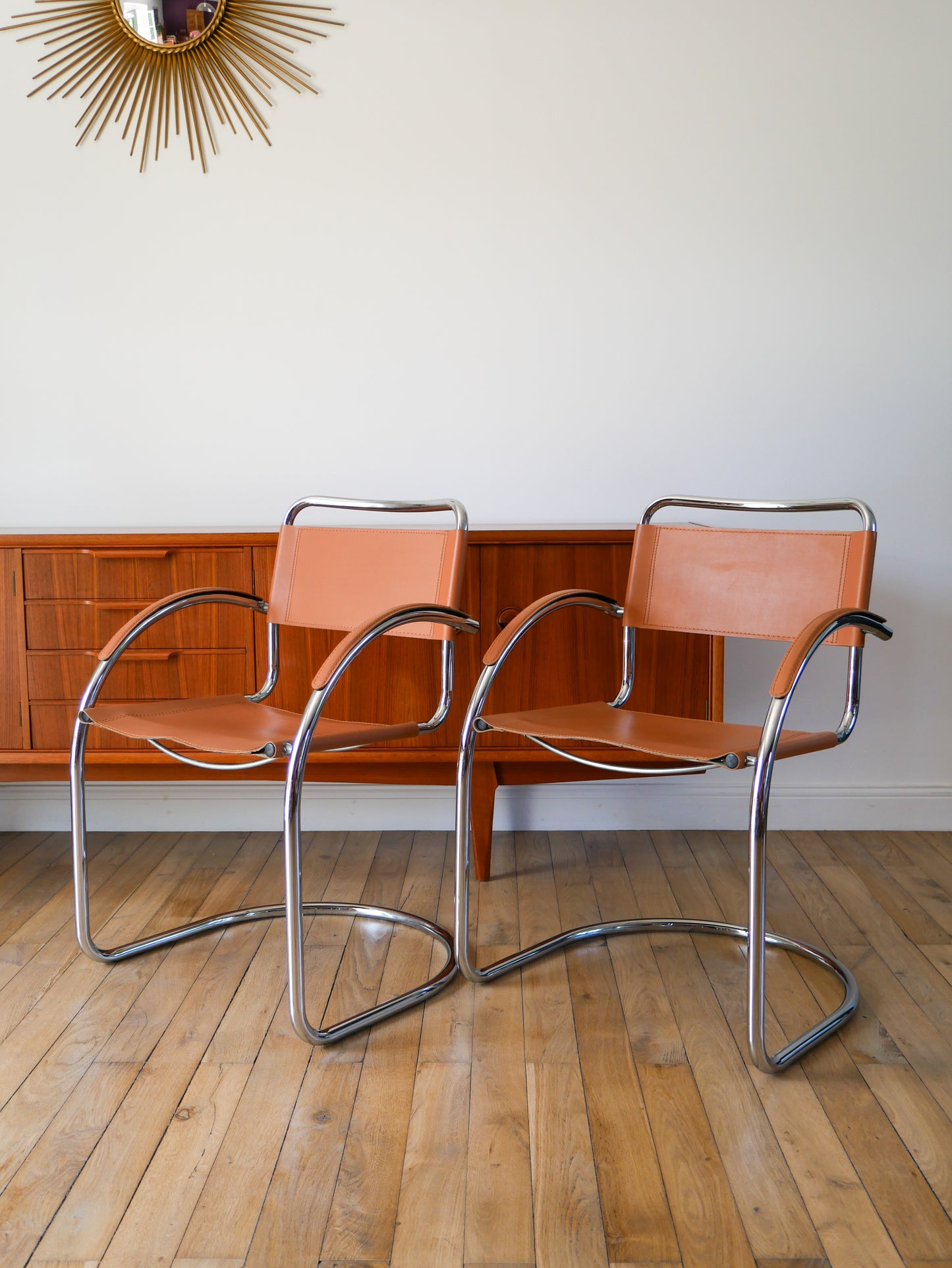 Ensemble de 4 fauteuils tubulaires en croute de cuir Cantilever chrome et Cognac, dans le goût de Mart Stam & Marcel Breuer S34, 1970