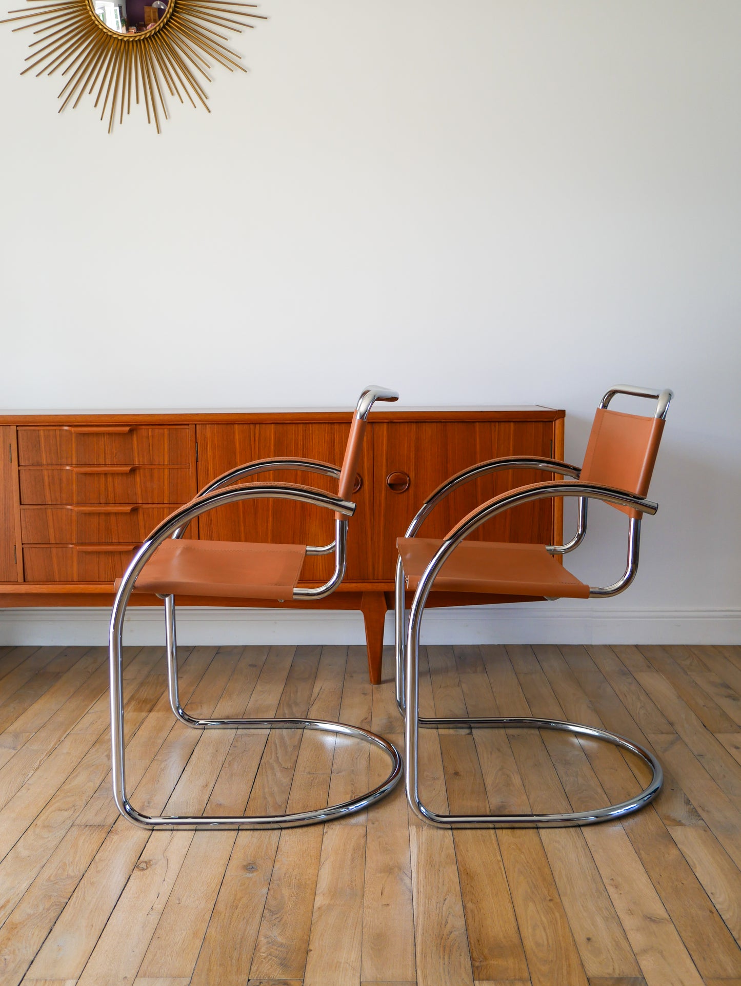 Ensemble de 4 fauteuils tubulaires en croute de cuir Cantilever chrome et Cognac, dans le goût de Mart Stam & Marcel Breuer S34, 1970