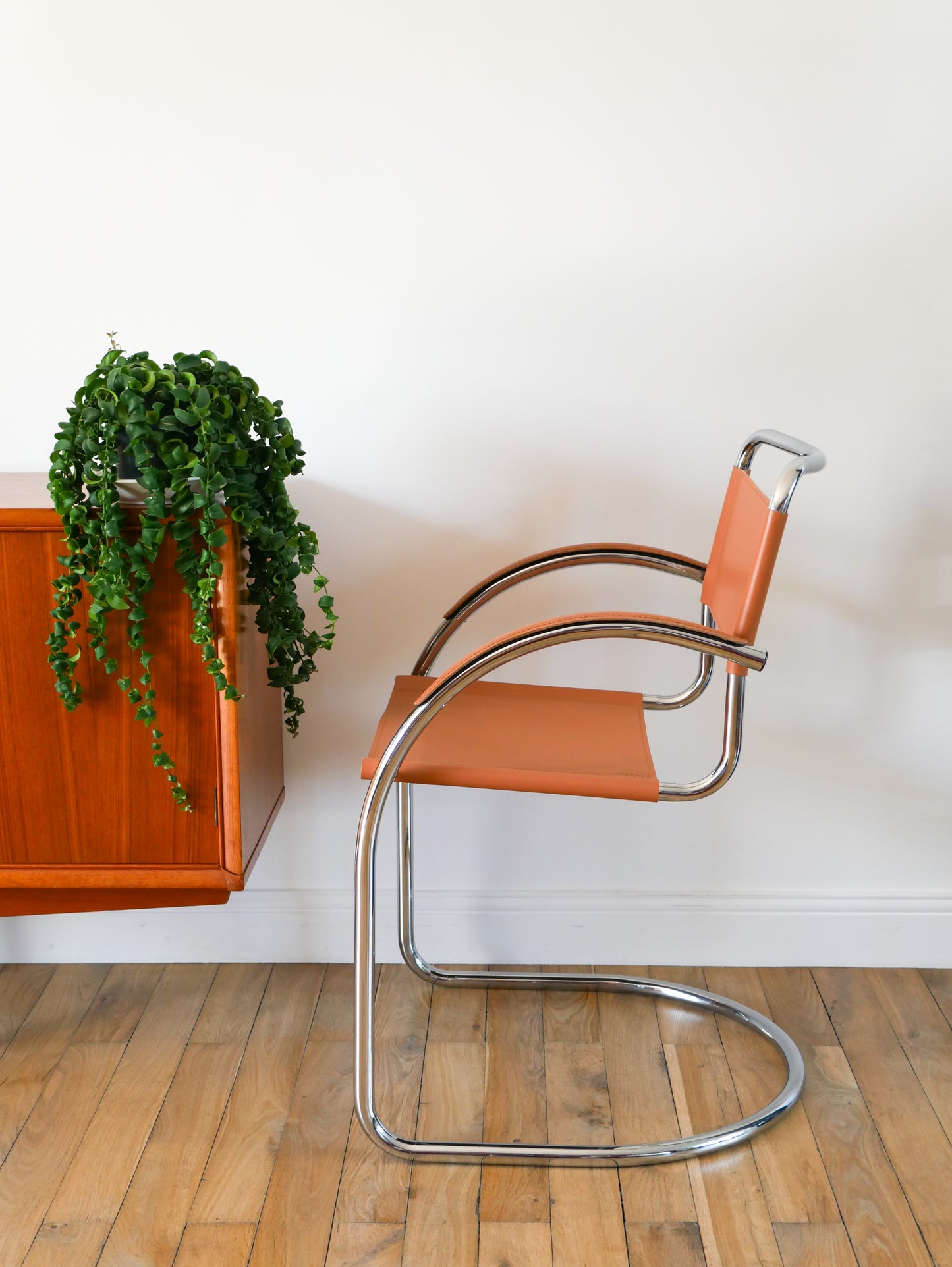 Ensemble de 4 fauteuils tubulaires en croute de cuir Cantilever chrome et Cognac, dans le goût de Mart Stam & Marcel Breuer S34, 1970