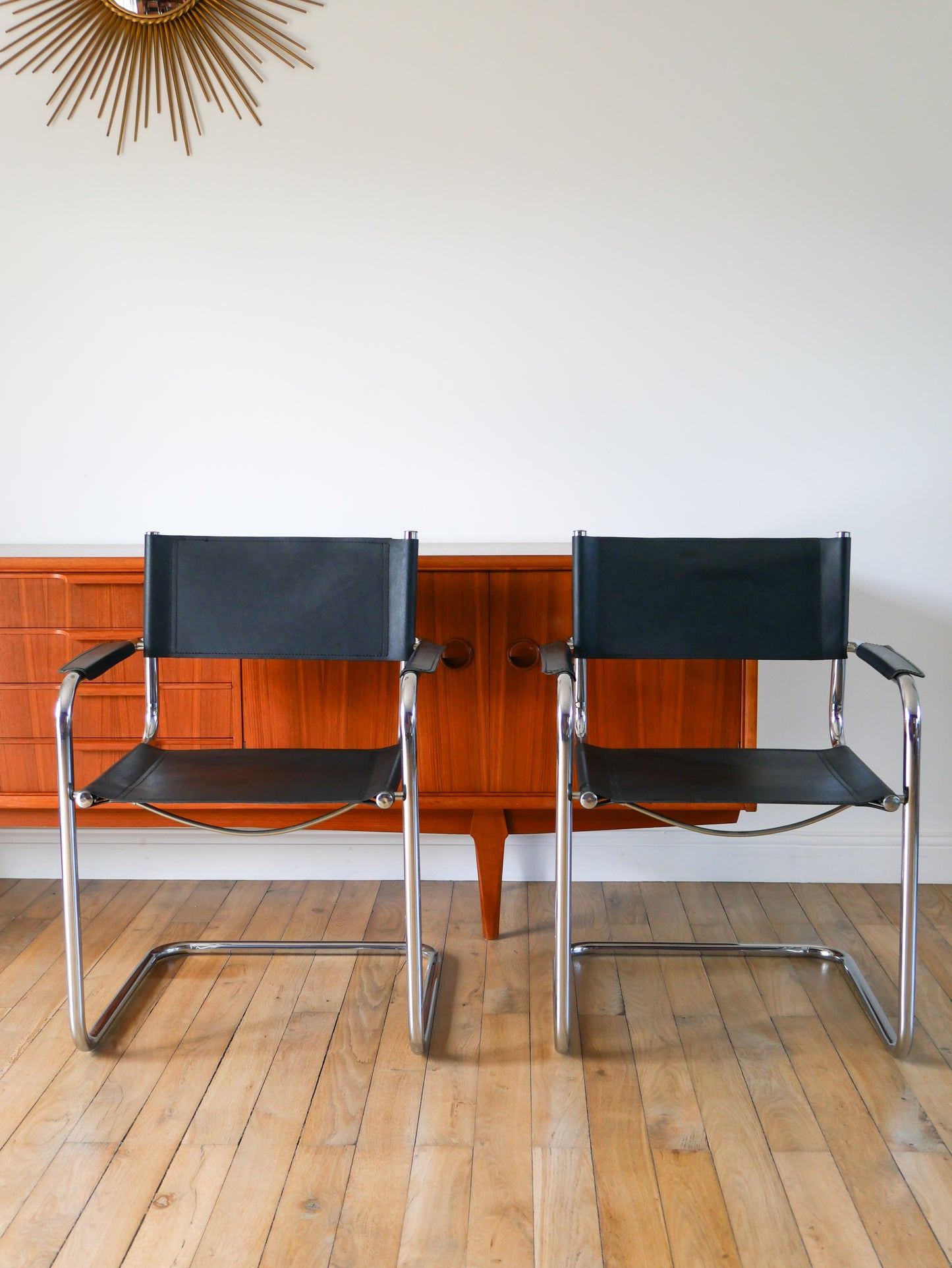 Ensemble de 4 fauteuils tubulaires en croute de cuir Cantilever chrome et Noir, dans le goût de Mart Stam & Marcel Breuer S34, 1970