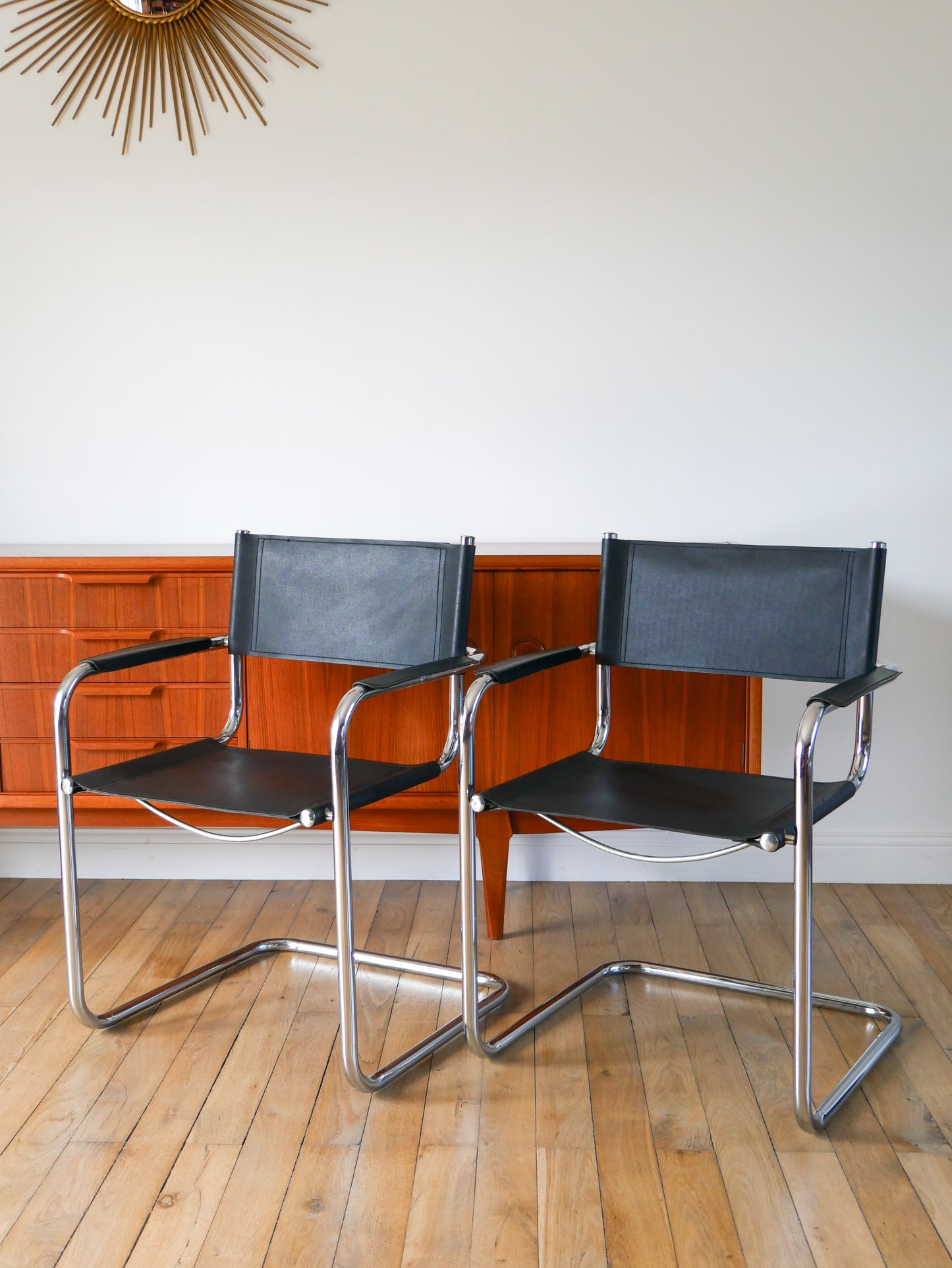 Ensemble de 4 fauteuils tubulaires en croute de cuir Cantilever chrome et Noir, dans le goût de Mart Stam & Marcel Breuer S34, 1970