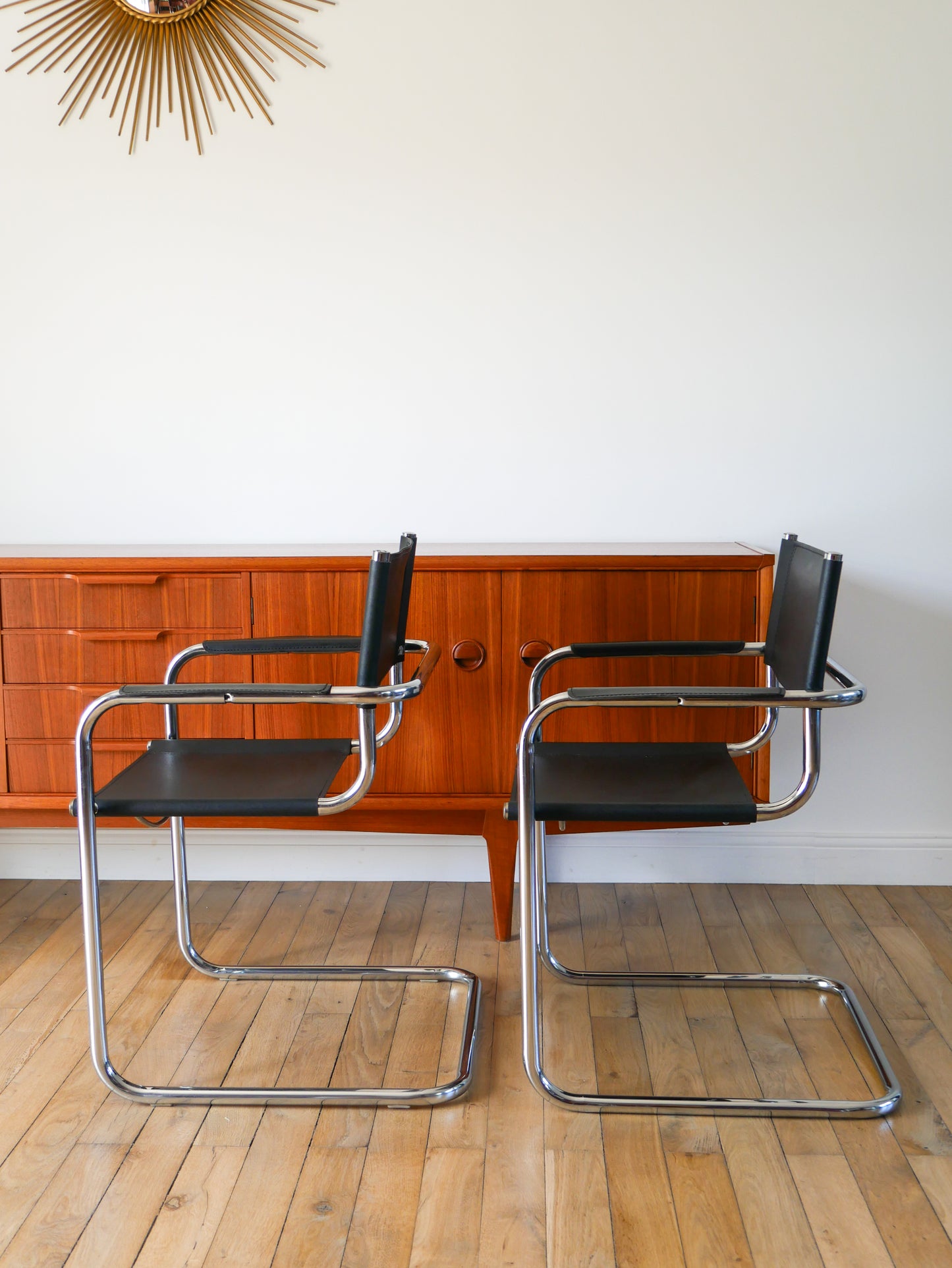 Ensemble de 4 fauteuils tubulaires en croute de cuir Cantilever chrome et Noir, dans le goût de Mart Stam & Marcel Breuer S34, 1970