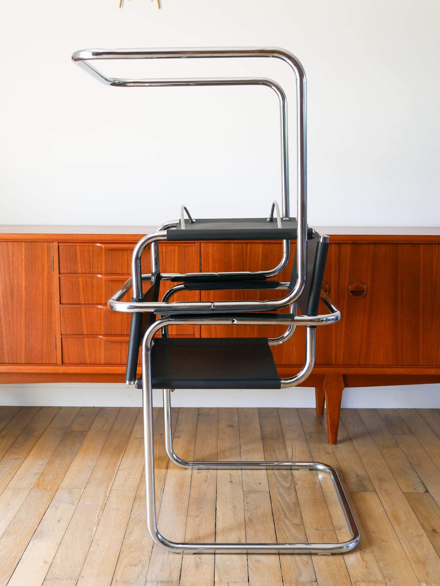 Ensemble de 4 fauteuils tubulaires en croute de cuir Cantilever chrome et Noir, dans le goût de Mart Stam & Marcel Breuer S34, 1970