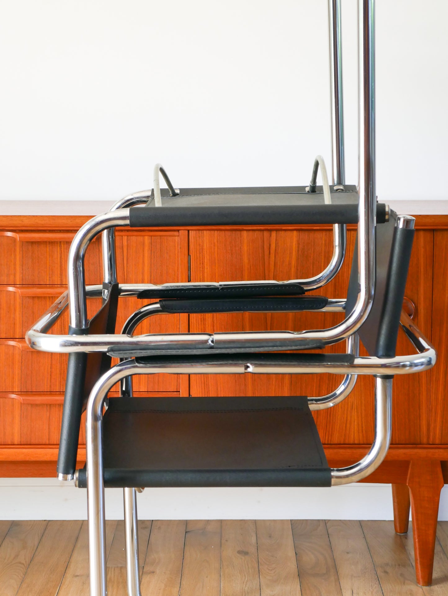 Ensemble de 4 fauteuils tubulaires en croute de cuir Cantilever chrome et Noir, dans le goût de Mart Stam & Marcel Breuer S34, 1970