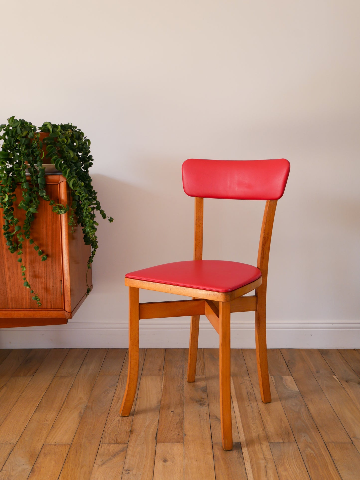 Chaise en bois Blond et skaï Rouge, 1950