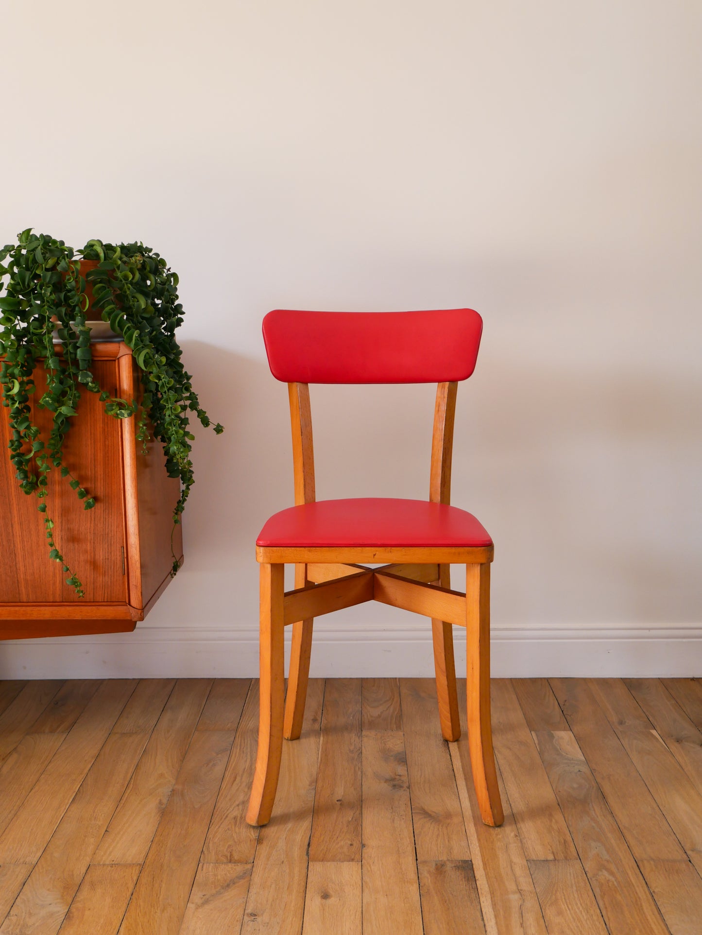 Chaise en bois Blond et skaï Rouge, 1950