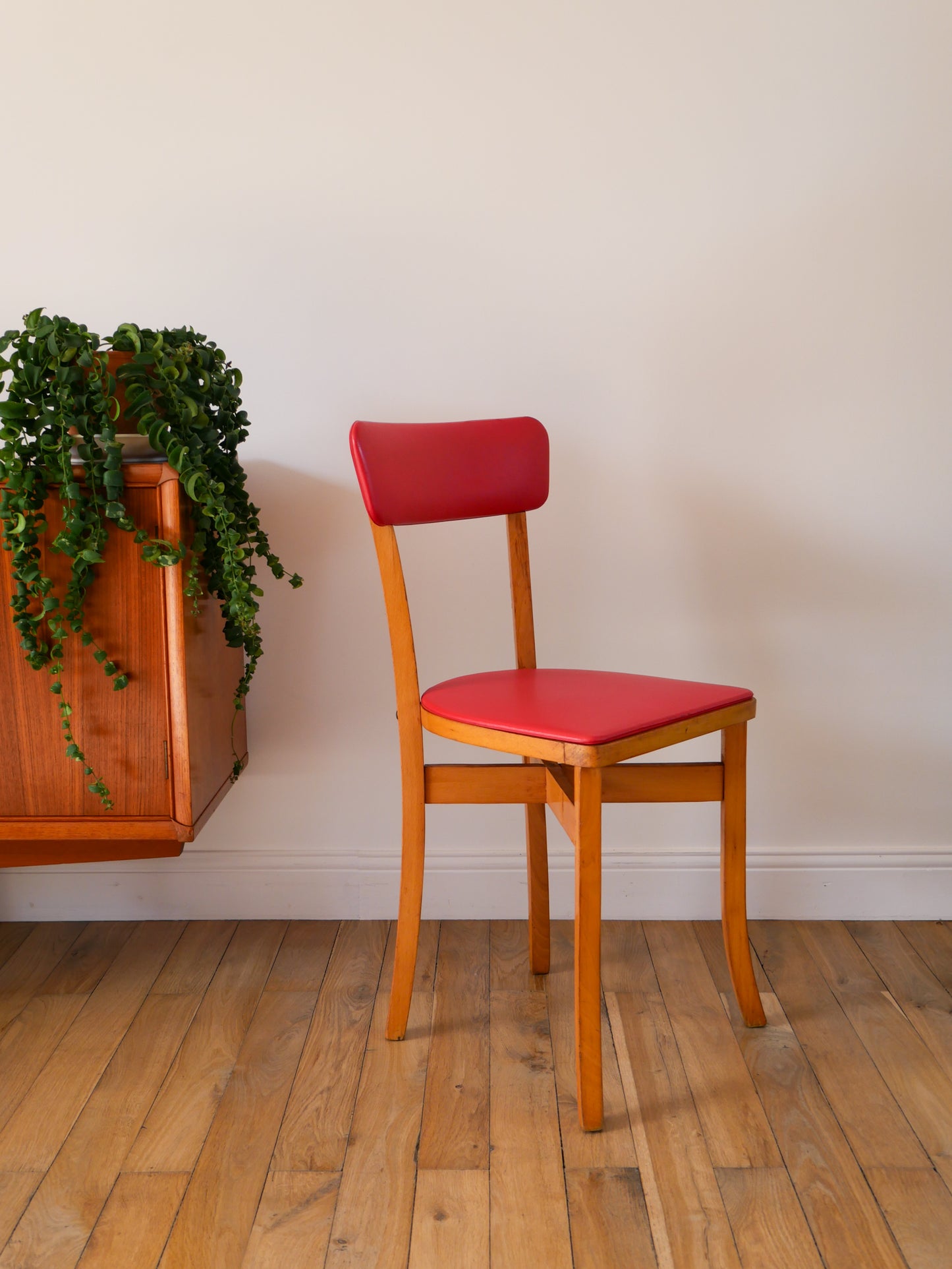 Chaise en bois Blond et skaï Rouge, 1950