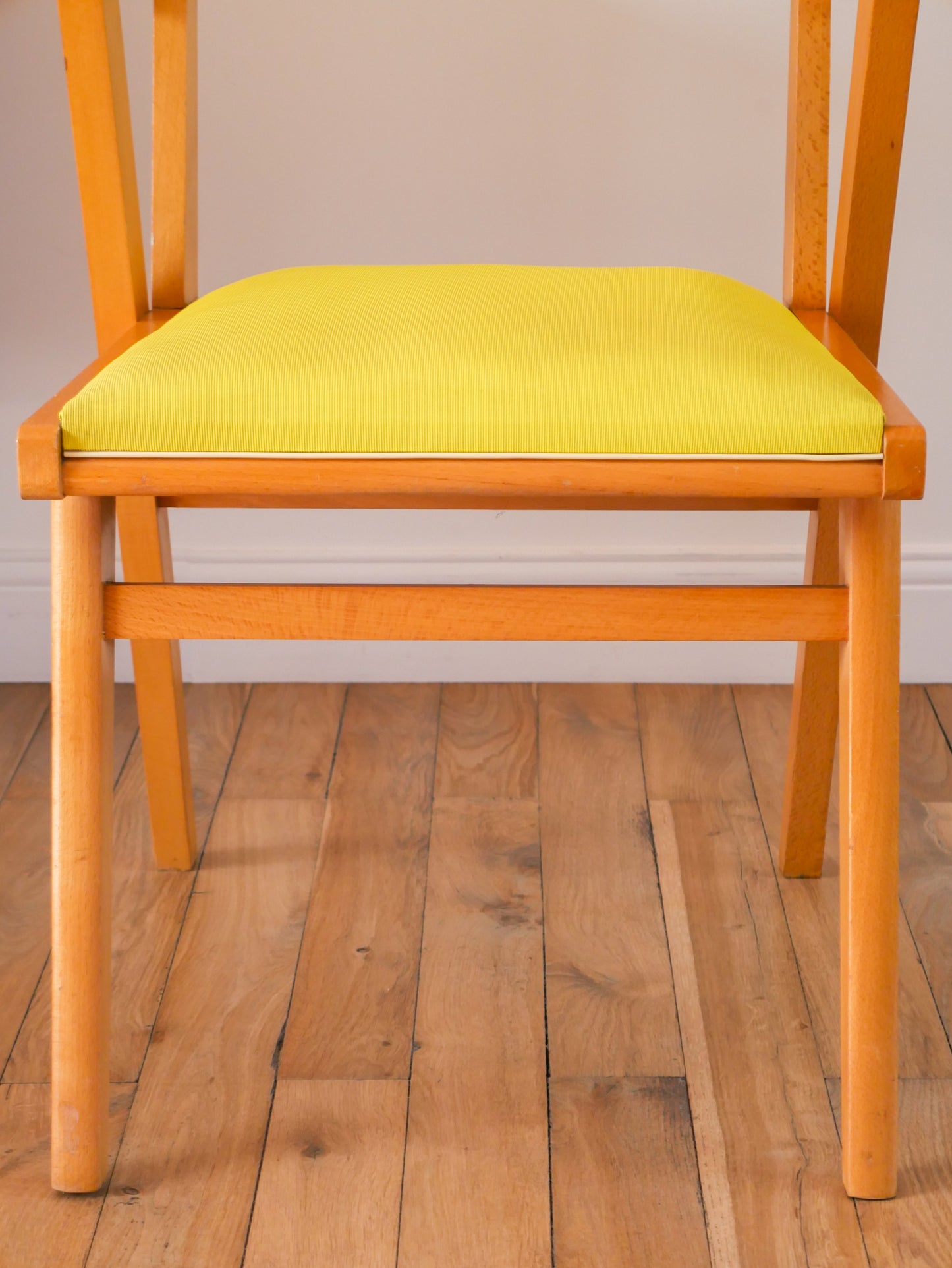 Fauteuil en bois Blond et skaï Jaune, 1950