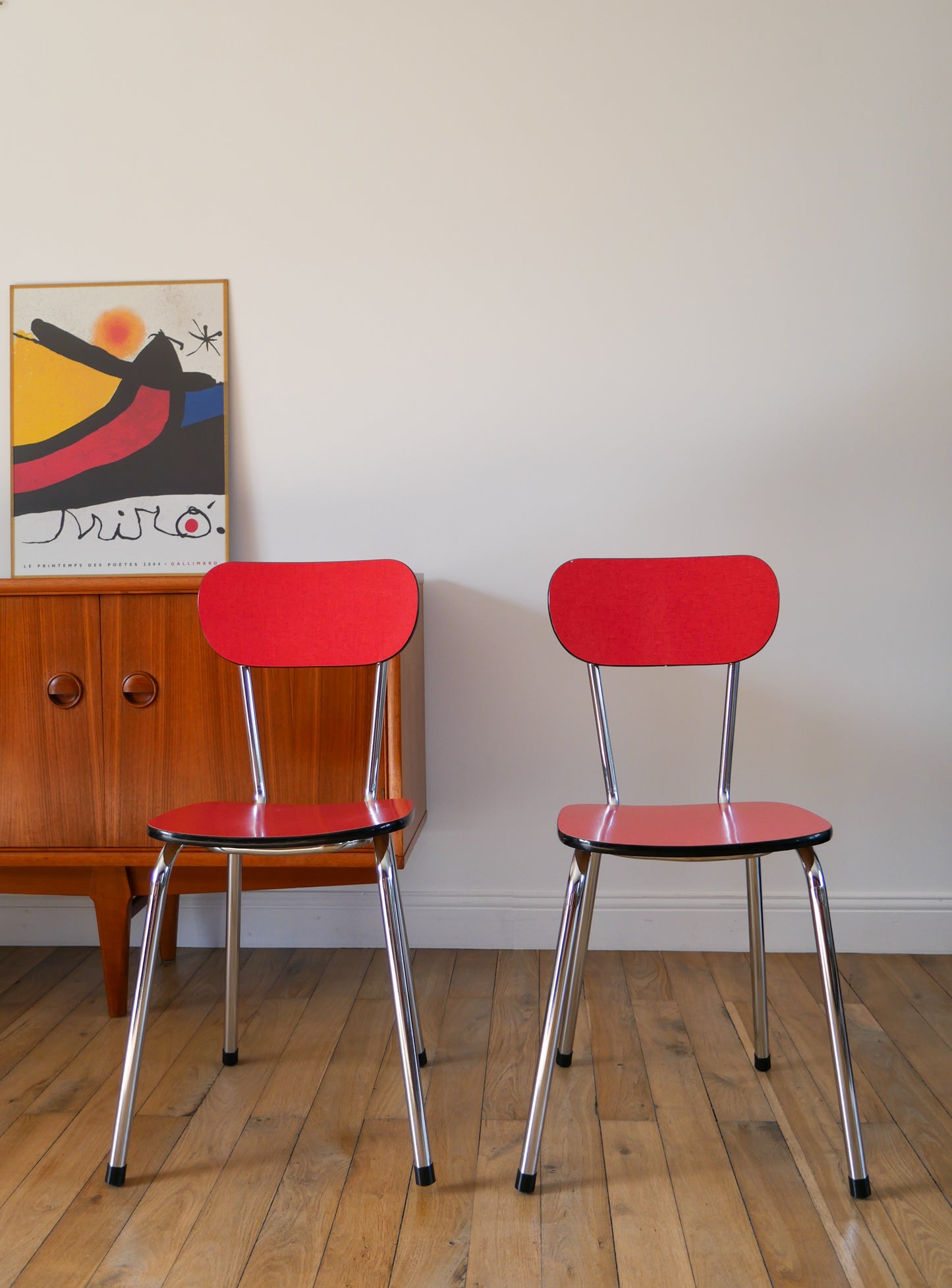 Paire de chaises en formica rouge et chrome, 1970