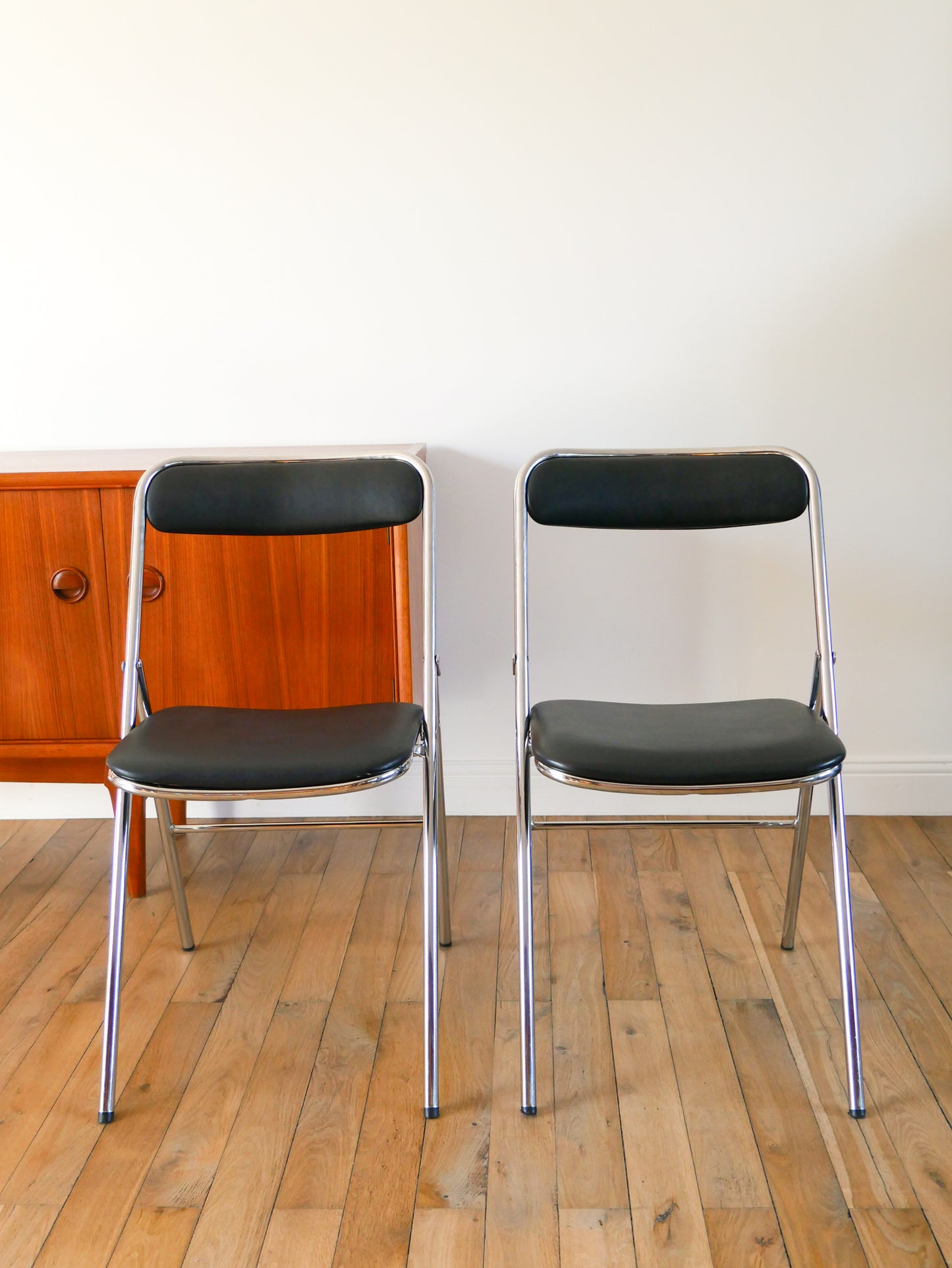 Ensemble de 4 chaises pliantes en chrome et skaï Noir, Design, 1970