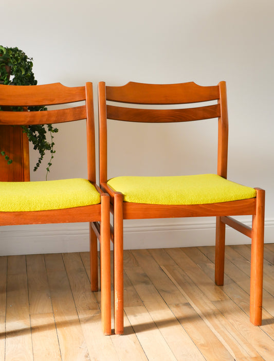 Ensemble de 4 chaises en pin et laine bouillie, Vert, entièrement retapissées, Design Scandinave, 1960