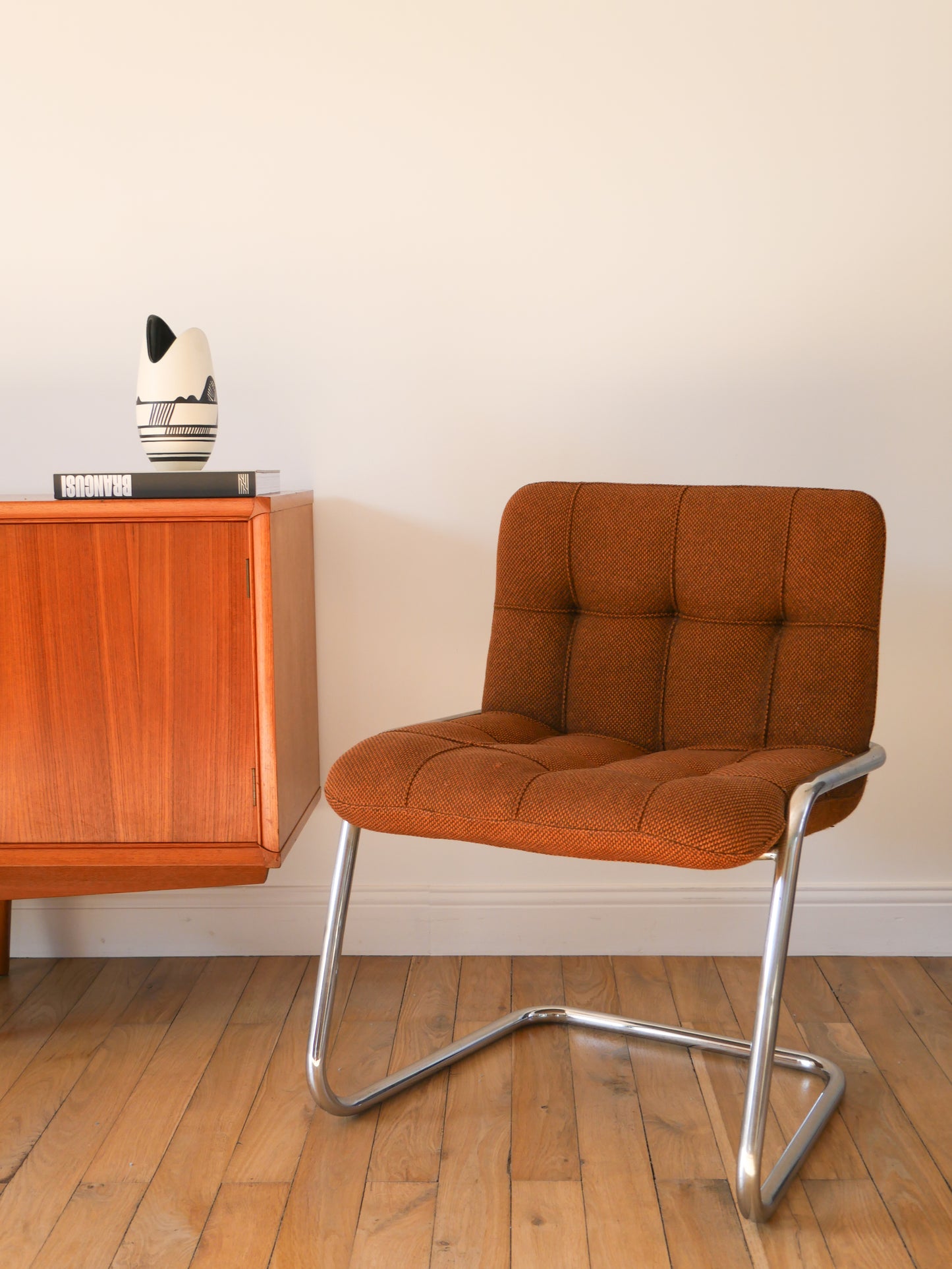 Fauteuil Storm, Yves Christin pour Airbone, tubulaire en chrome et tissus, Marron Glacé, Design Space Age, 1970