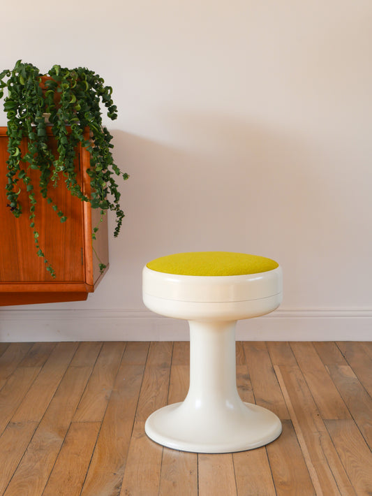 Tabouret en plastique à pieds tulipe et tissus en laine bouillie Vert, entièrement retapissé, 1970