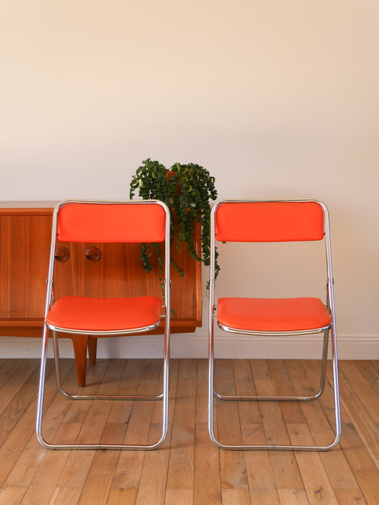 Paire de chaises pliantes en chrome et skaï Orange, Design, 1970