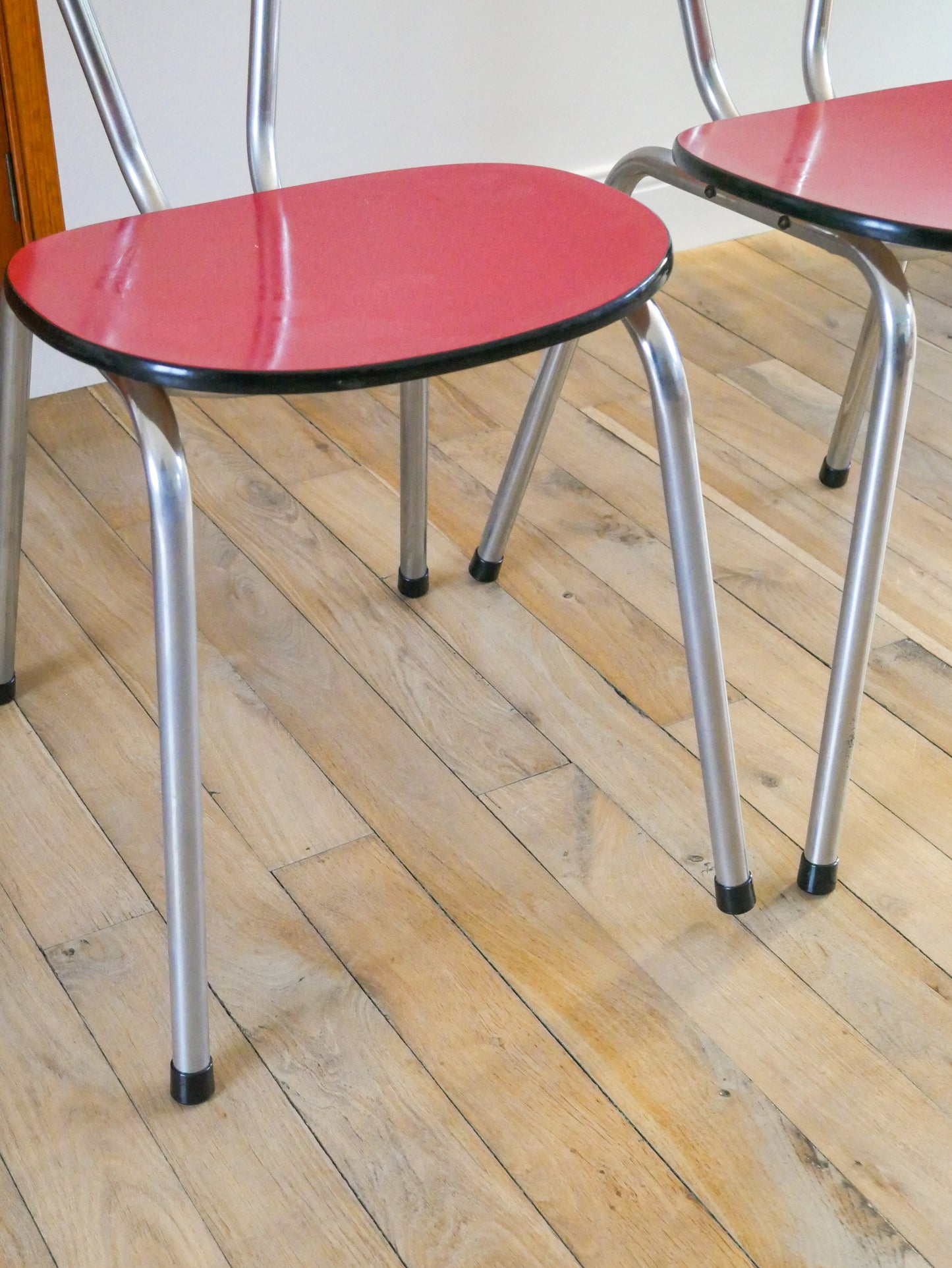 Paire de chaises en formica et chrome, Rouges à motifs, 1970