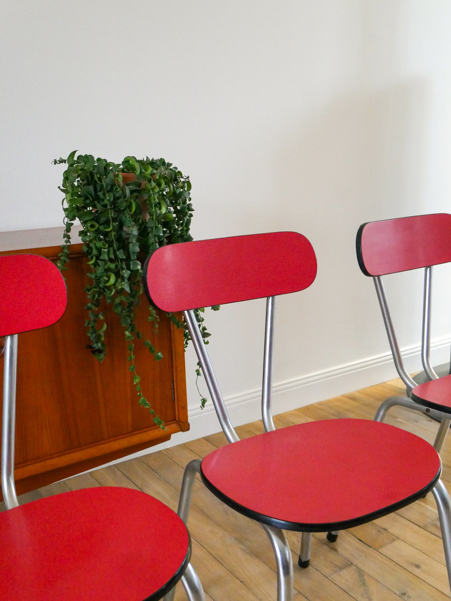 Ensemble de 4 chaises en formica et chrome, Rouges à motifs, 1970