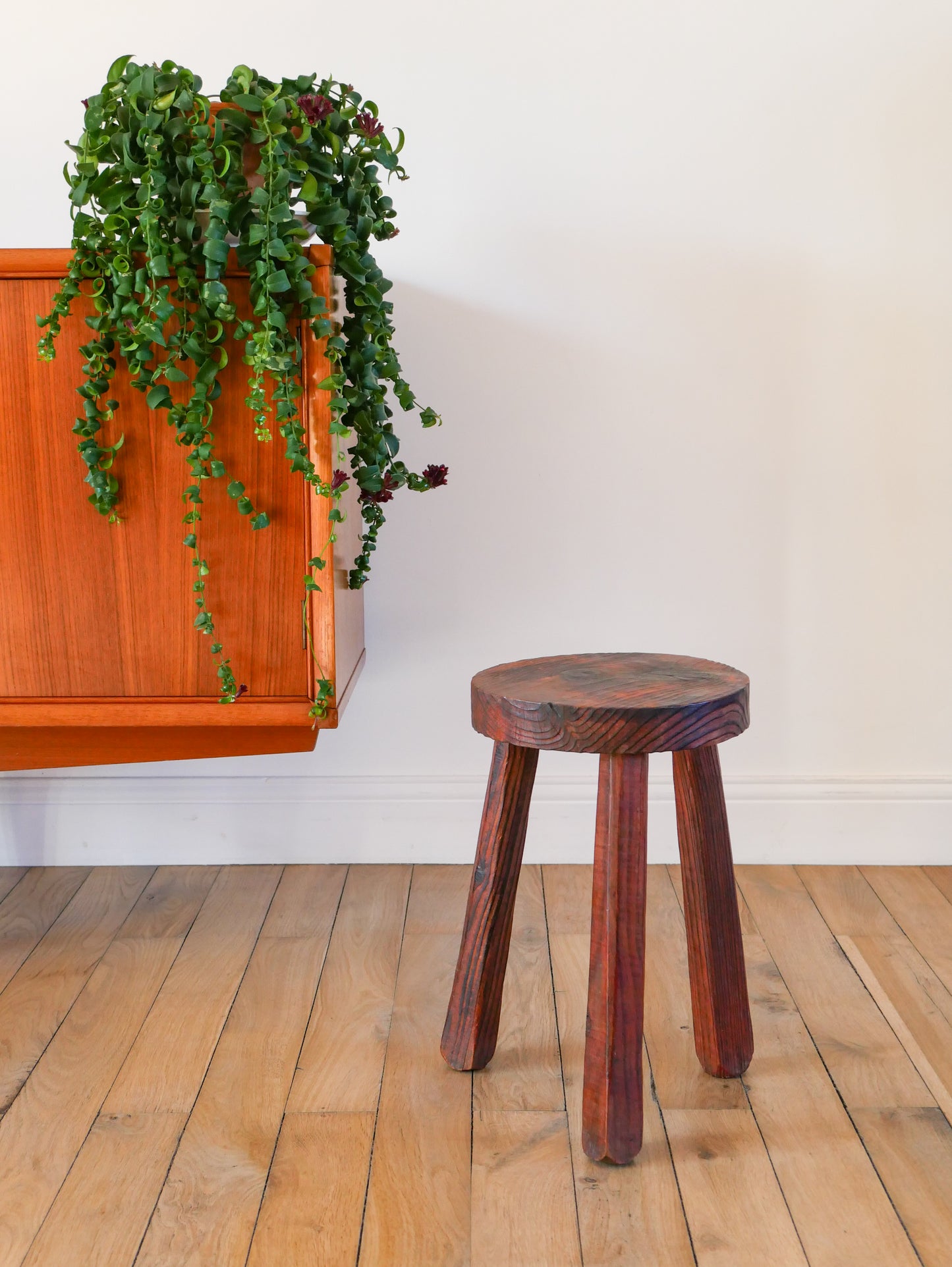 Tabouret tripode en bois, Brutaliste, 1950