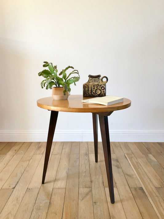 Table basse tripode en bois et marqueterie bicolore, Design Scandinave, 1960