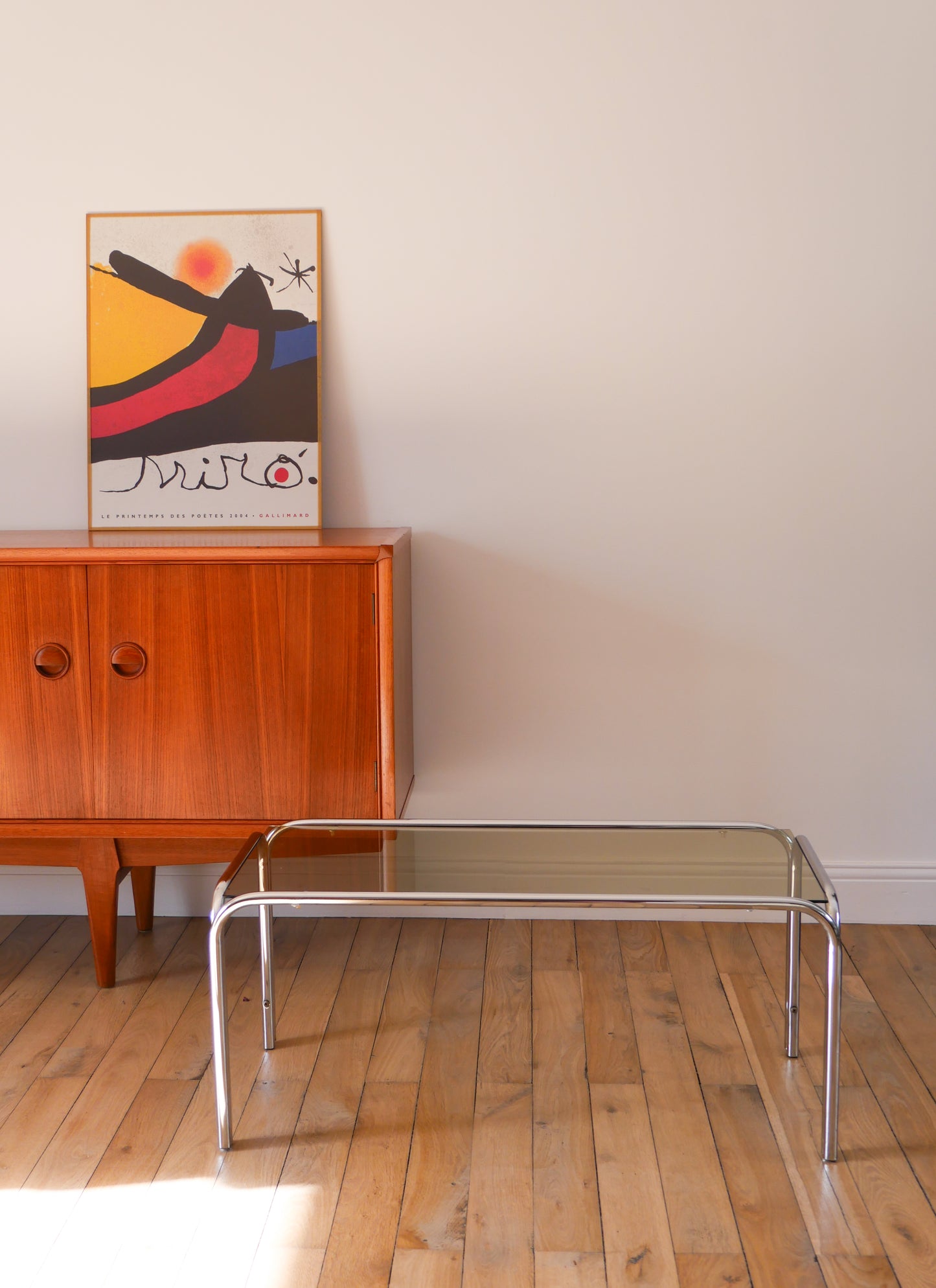 Table basse en chrome et verre fumé Design, 1970 - 83 X 41 X 35.5 cm