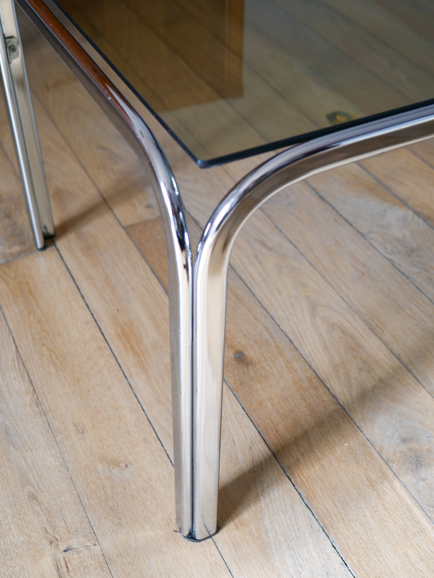 Table basse en chrome et verre fumé Design, 1970 - 90 X 42 X 34.5 cm