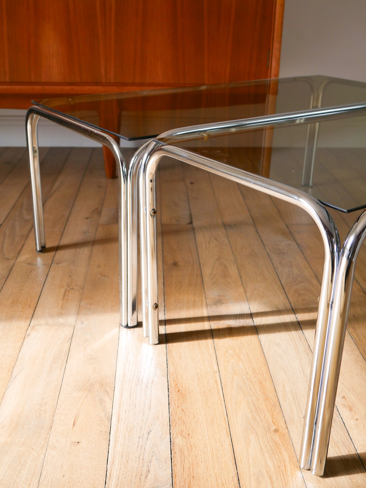 Table basse en chrome et verre fumé Design, 1970 - 90 X 42 X 34.5 cm