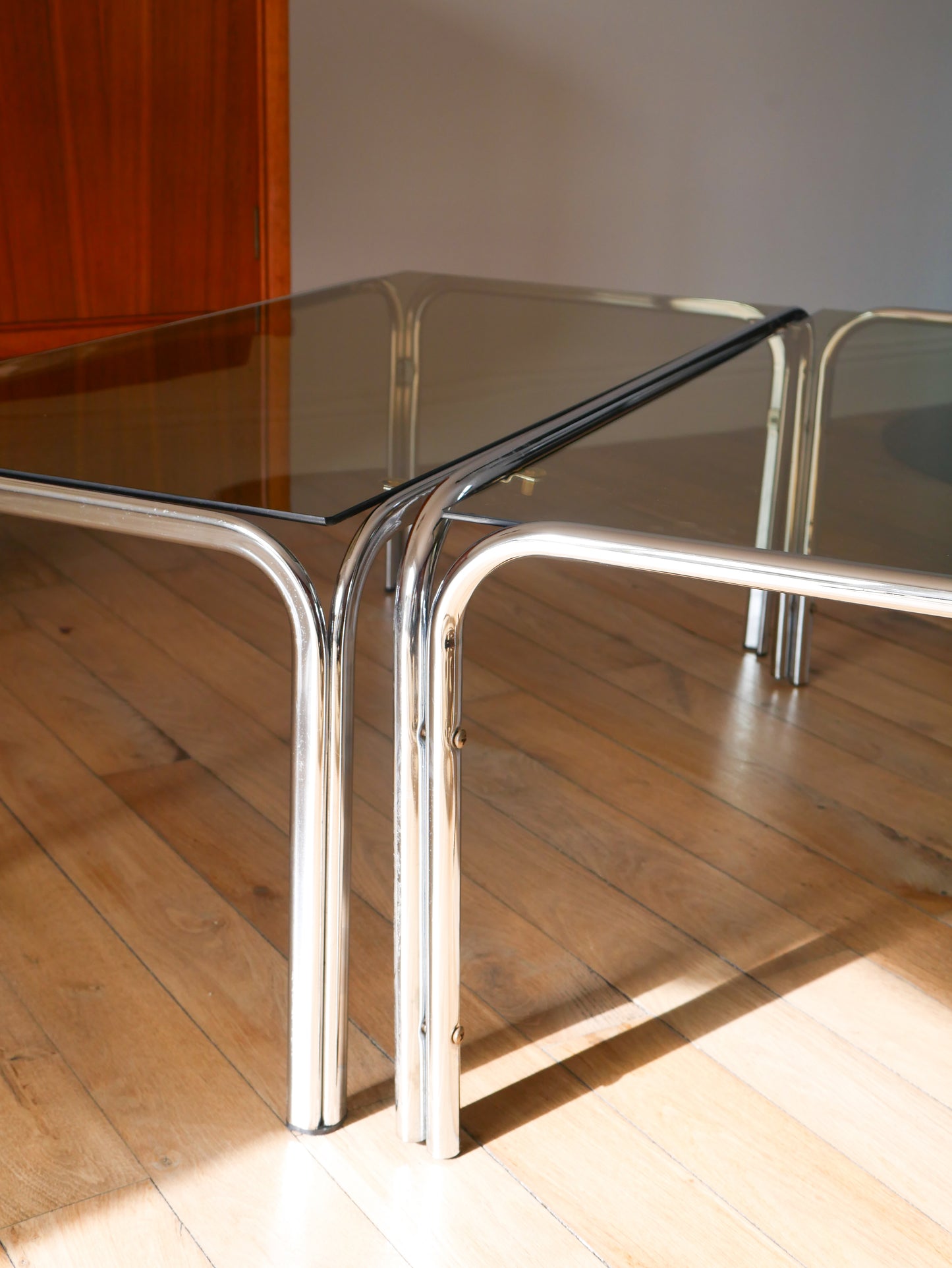 Table basse en chrome et verre fumé Design, 1970 - 90 X 42 X 34.5 cm