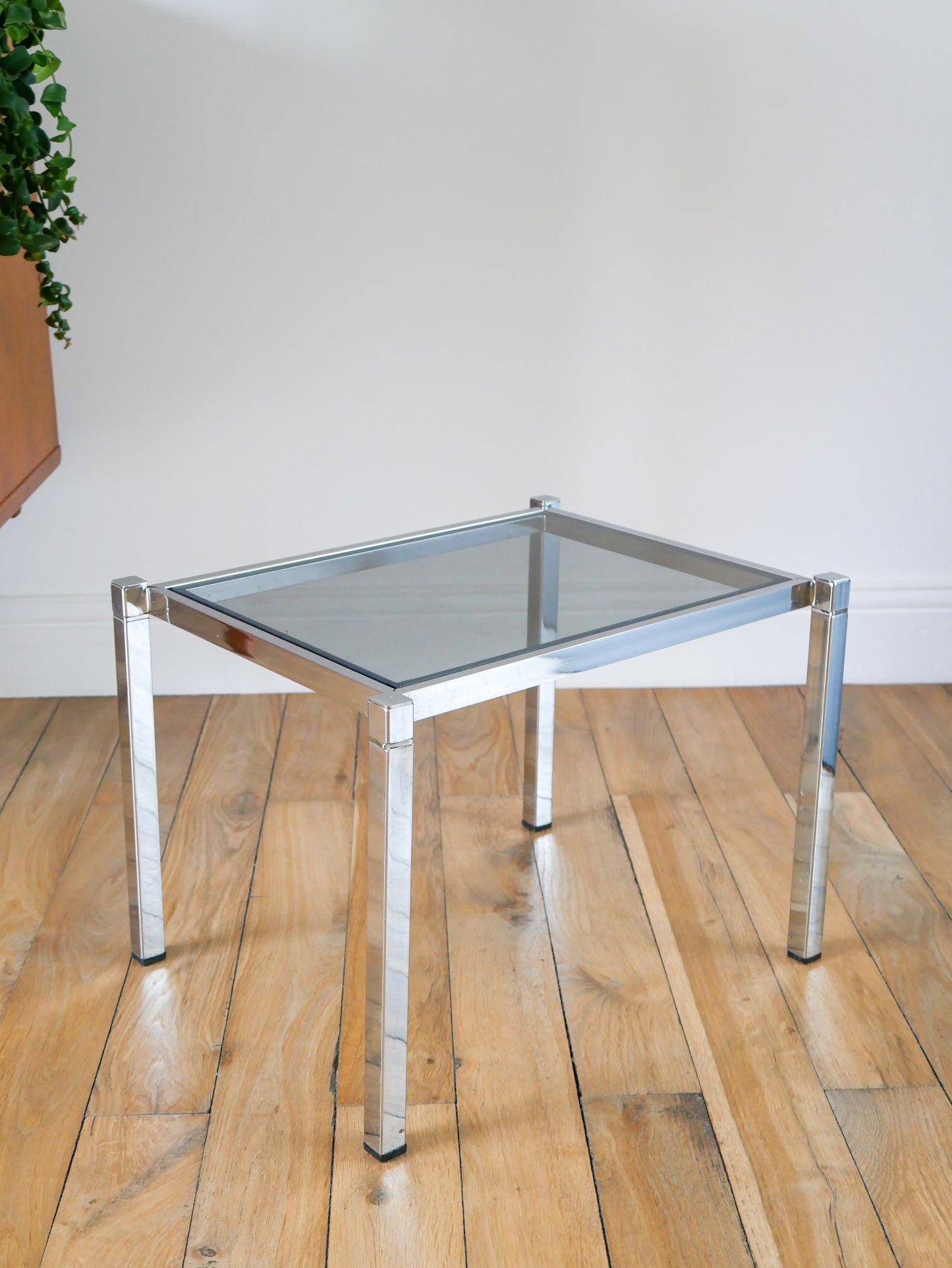 Petite table basse en chrome et verre fumé, Design, 1970