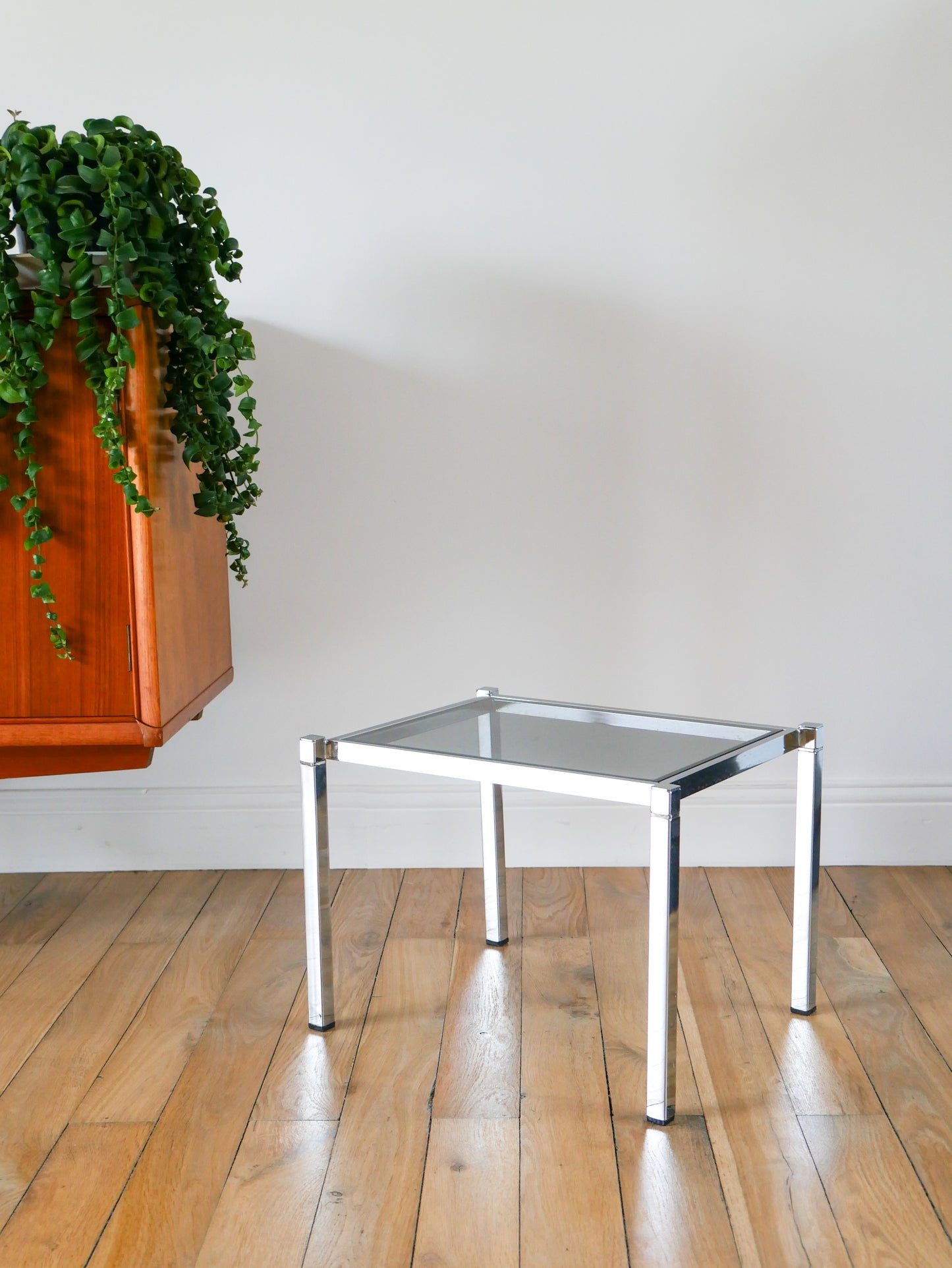 Petite table basse en chrome et verre fumé, Design, 1970