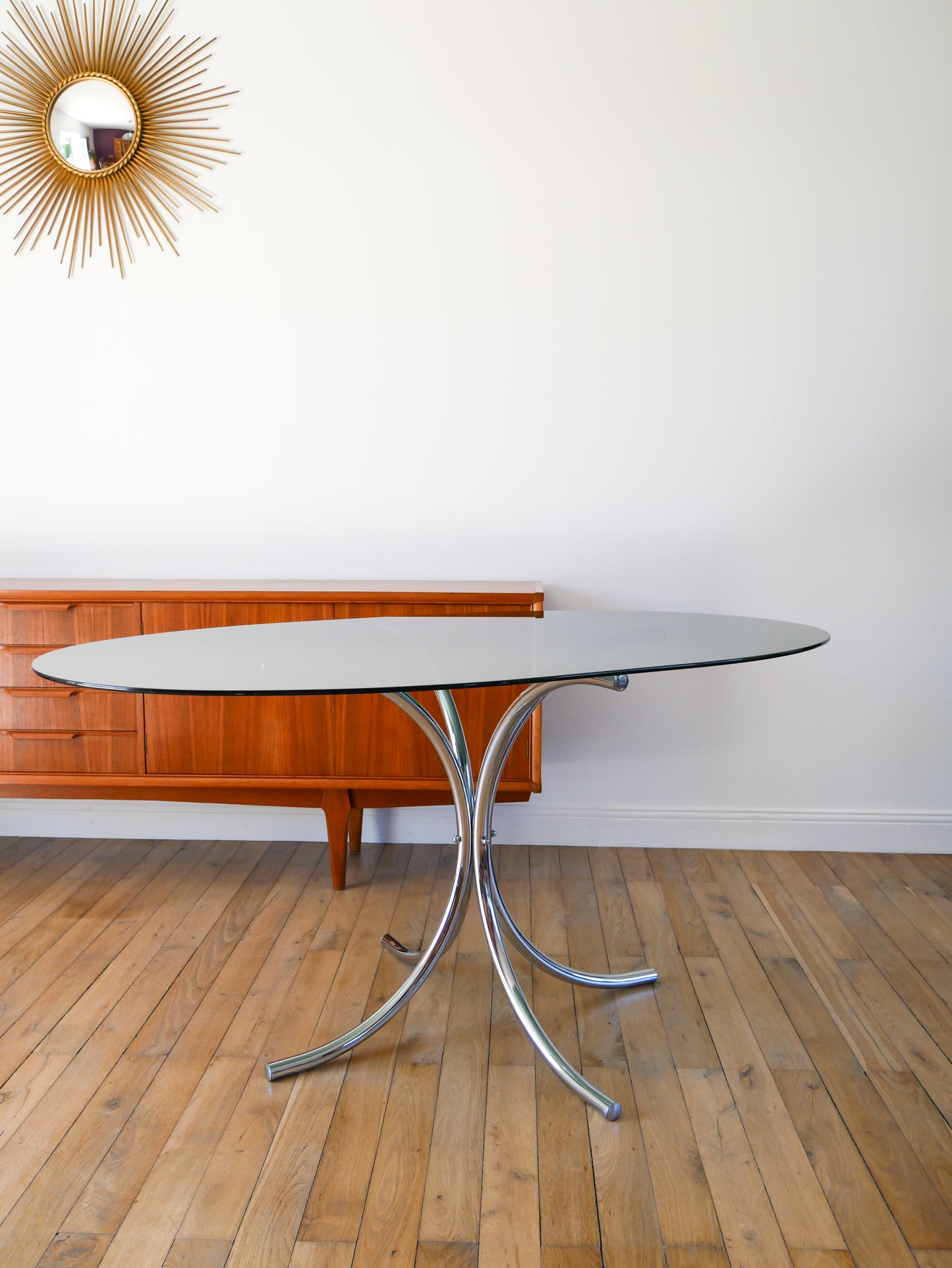 Grande table de salon ovale en verre fumé et chrome, piètements étoile, Design, 1970