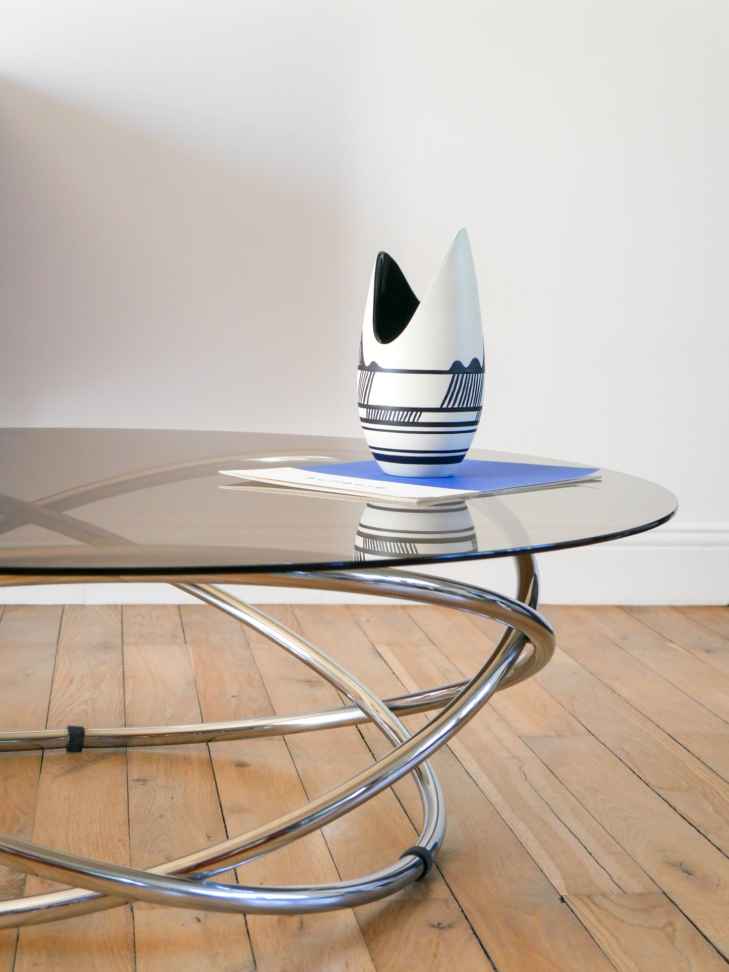 Table basse ronde en chrome et verre fumé par Miniforms "Swirl", Made in Italy, Design Space Age, 1970